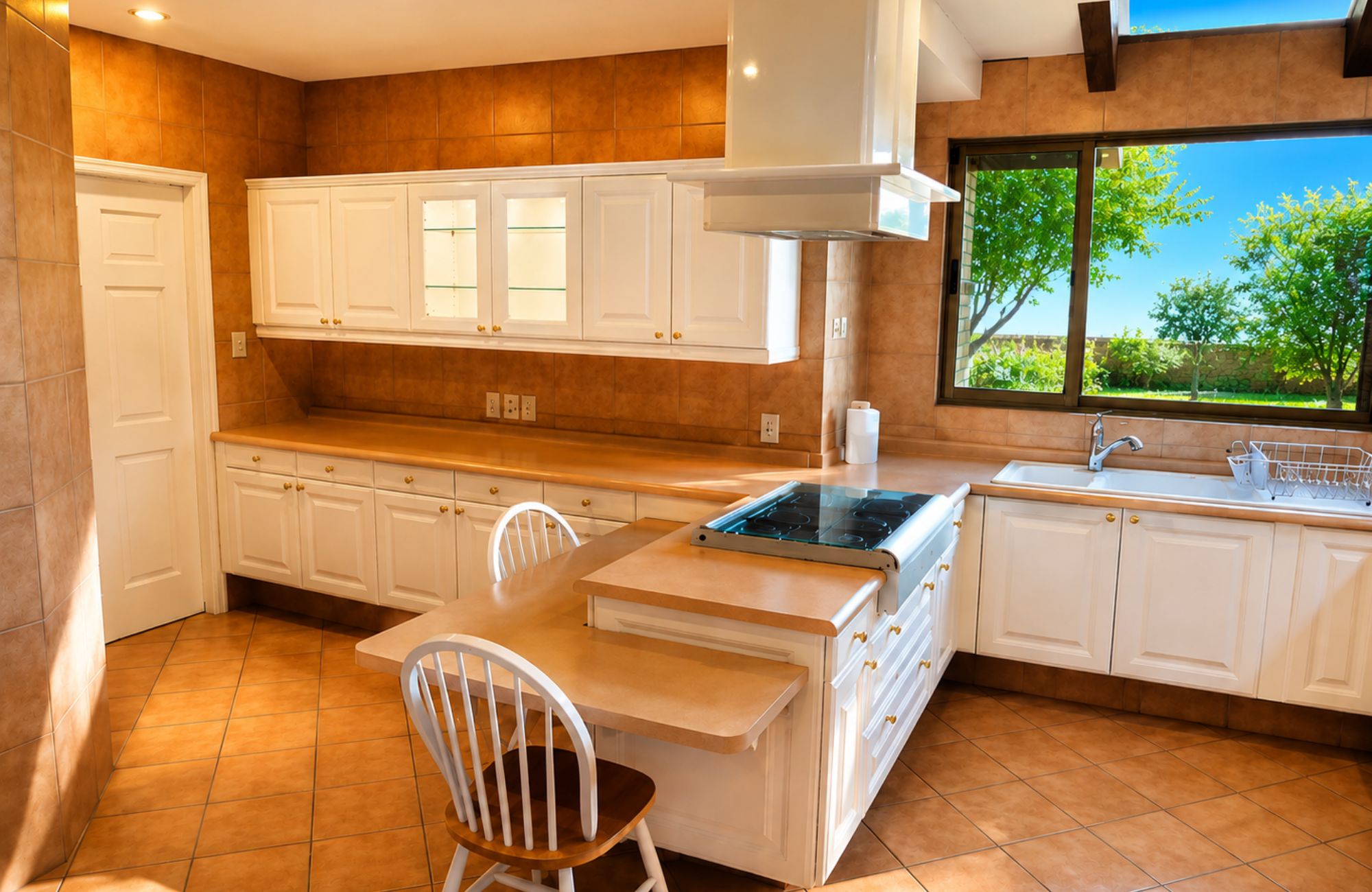 Residence with garden, jacuzzi, playground, library, utility room, parking for 5 cars, in Bosques de las Lomas for sale