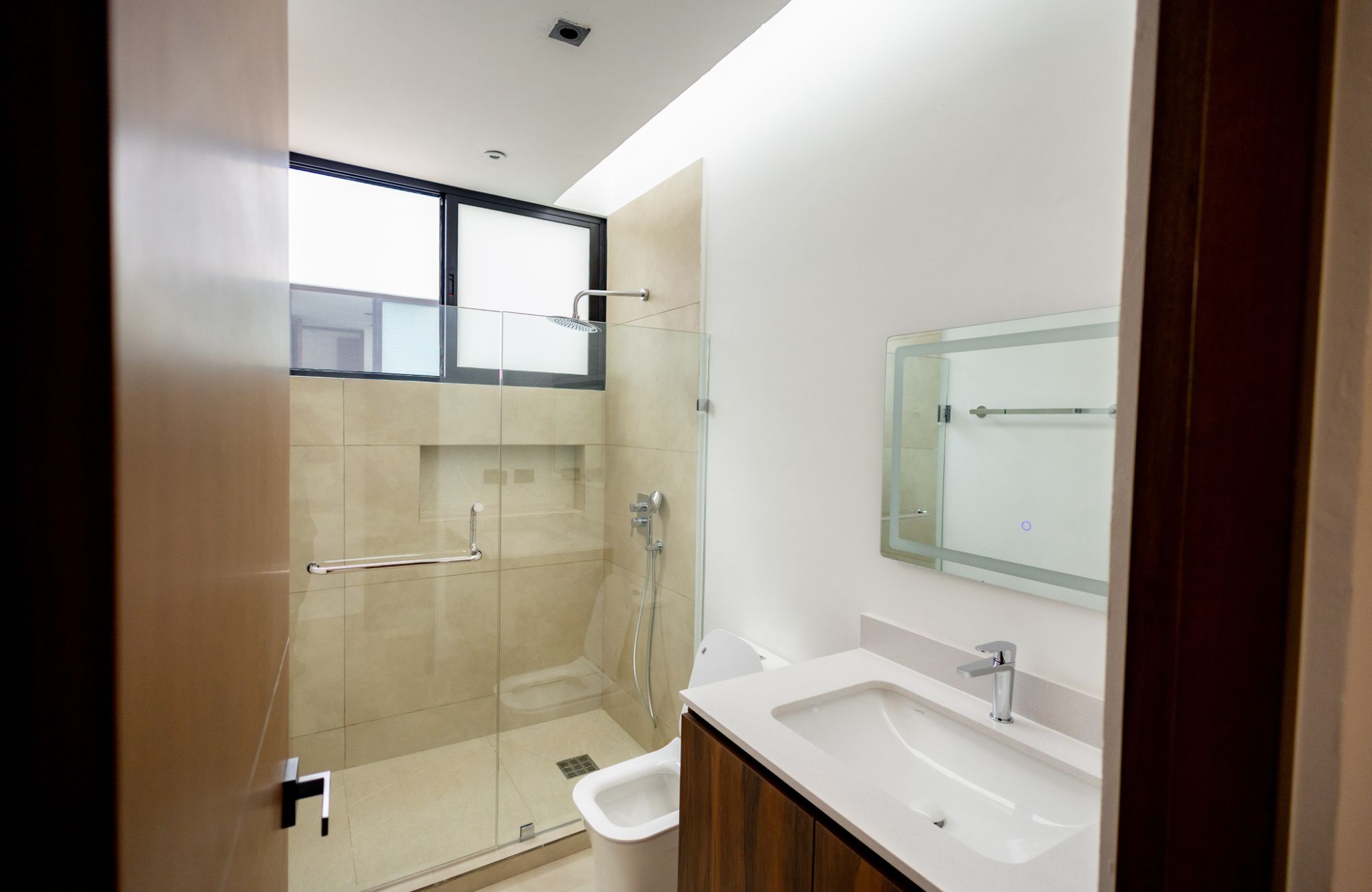 House with Covered Terrace and Private Pool for Sale in Temoz&oacute;n Norte, M&eacute;rida