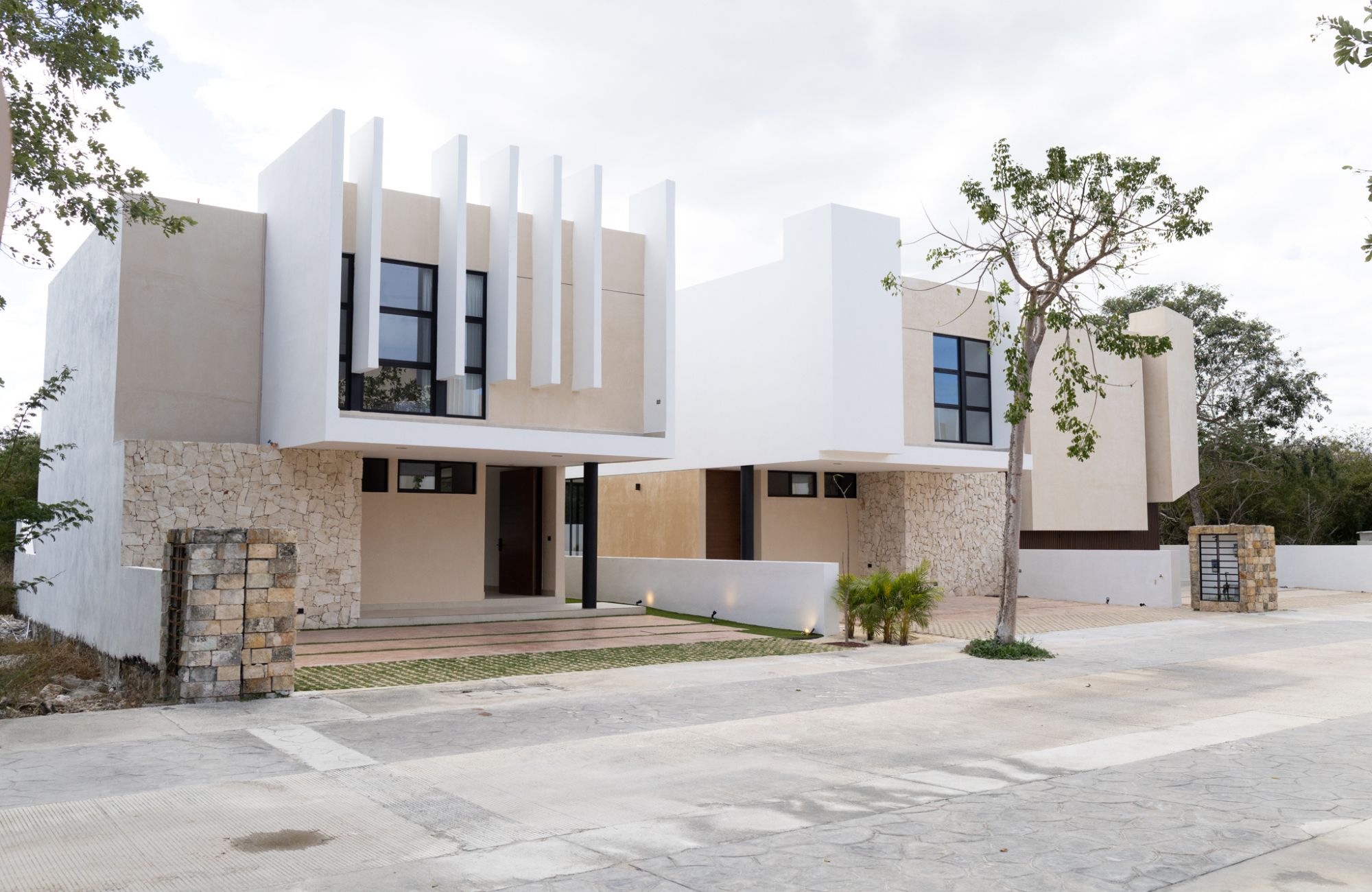 House with Covered Terrace and Private Pool for Sale in Temoz&oacute;n Norte, M&eacute;rida