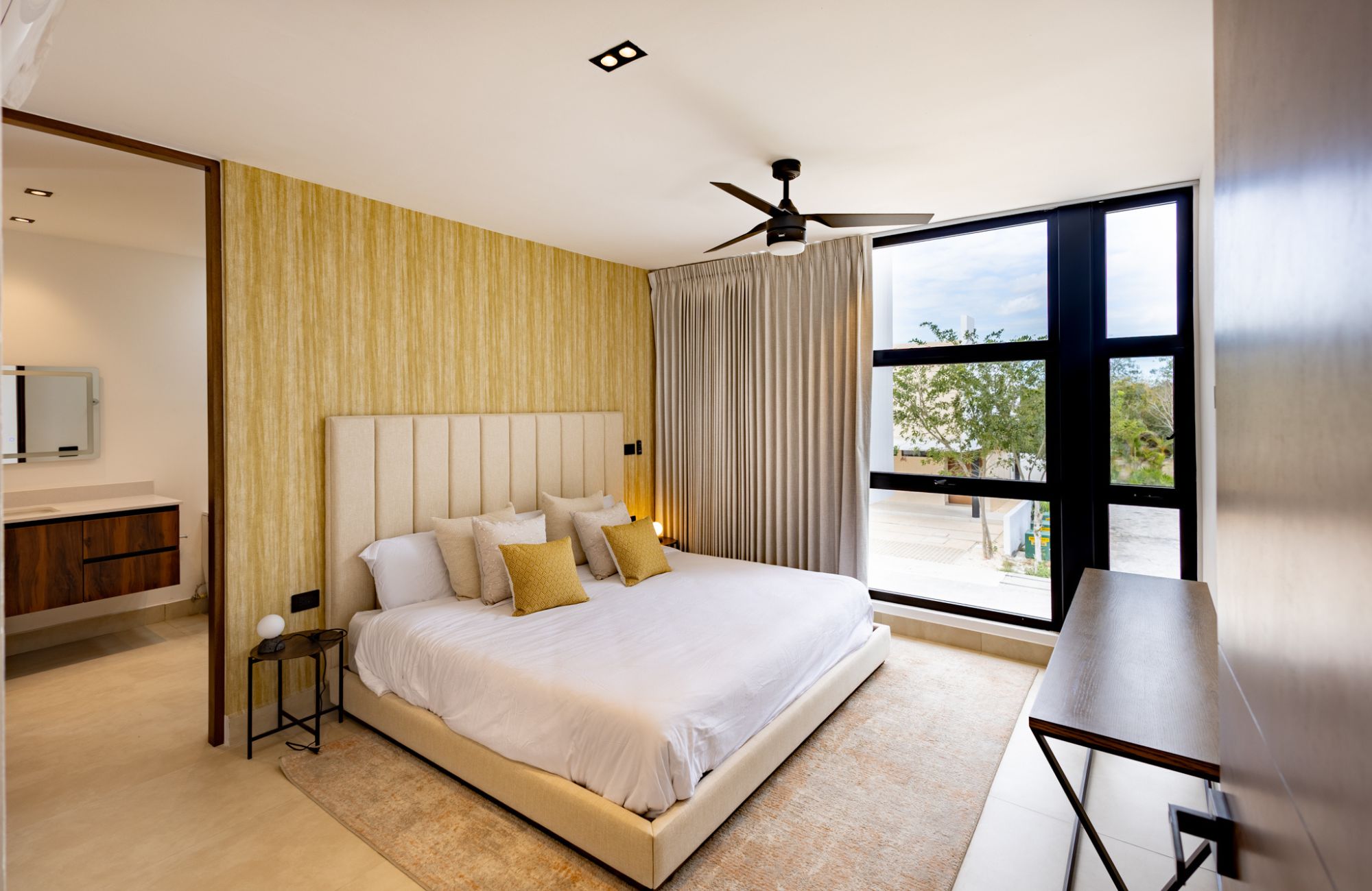 House with Covered Terrace and Private Pool for Sale in Temoz&oacute;n Norte, M&eacute;rida