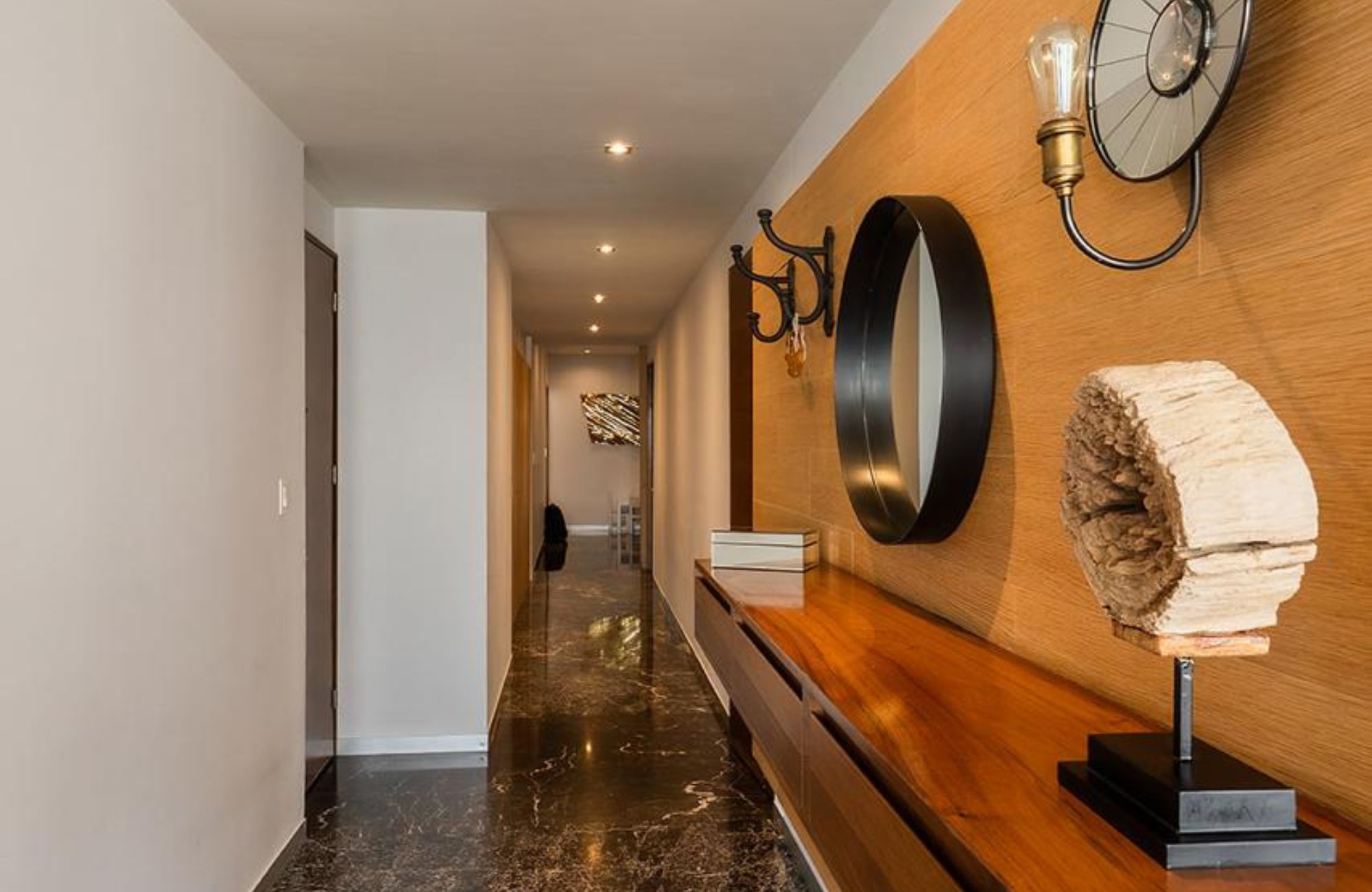 383 m2 apartment with family room, maids room, laundry area, 30 amenities, 13,000 m2 of green areas, in Fuentes del Pedregal, for sale