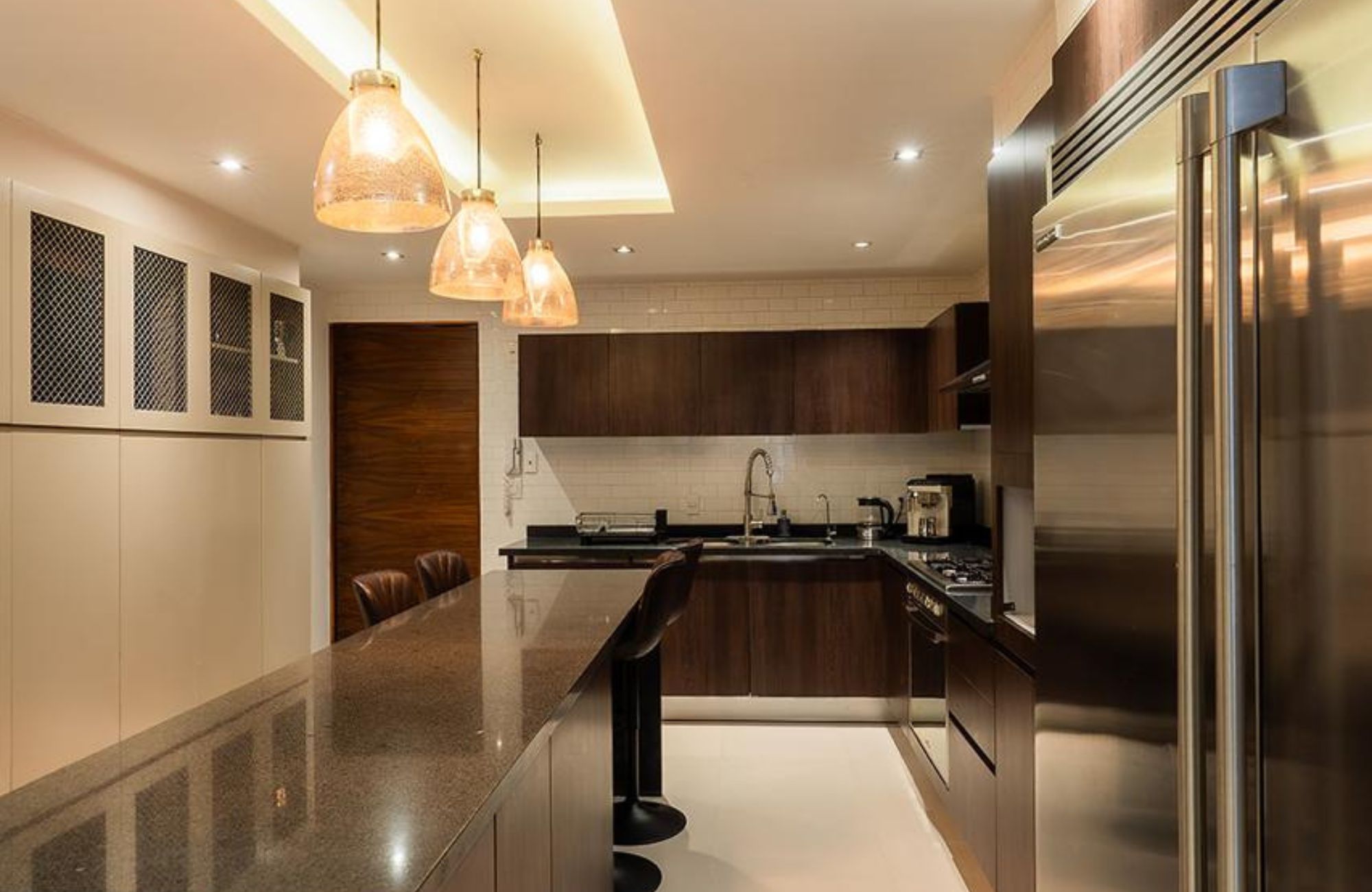 383 m2 apartment with family room, maids room, laundry area, 30 amenities, 13,000 m2 of green areas, in Fuentes del Pedregal, for sale