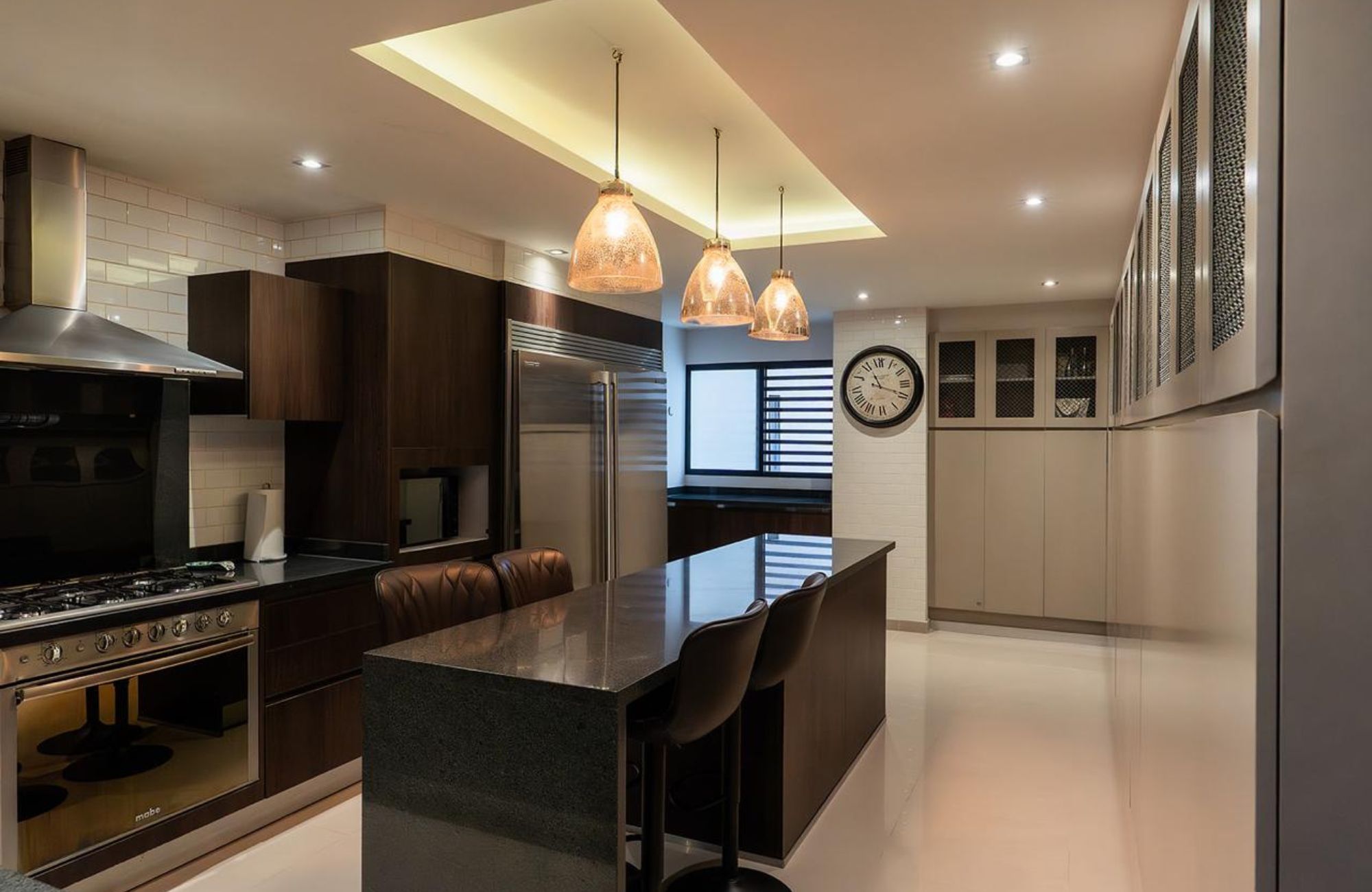 383 m2 apartment with family room, maids room, laundry area, 30 amenities, 13,000 m2 of green areas, in Fuentes del Pedregal, for sale