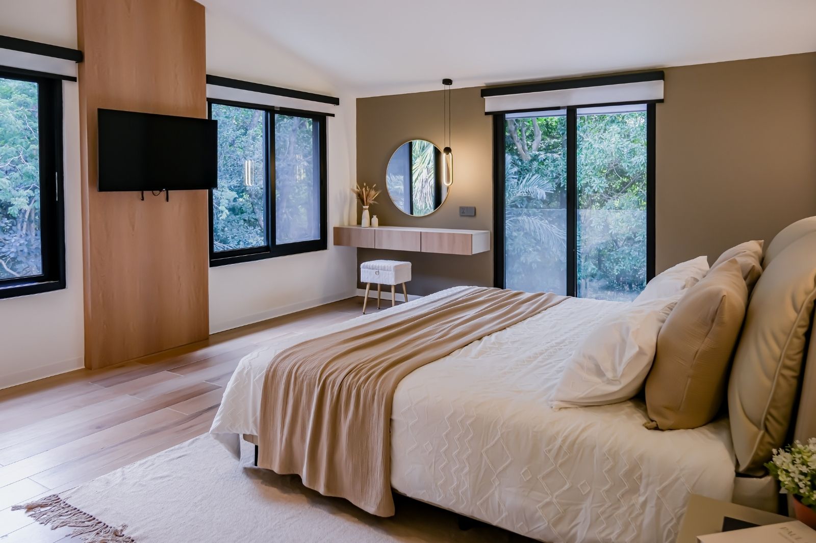 Luxury Remodeled Villa with Private Pool and Golf Course Views for Sale