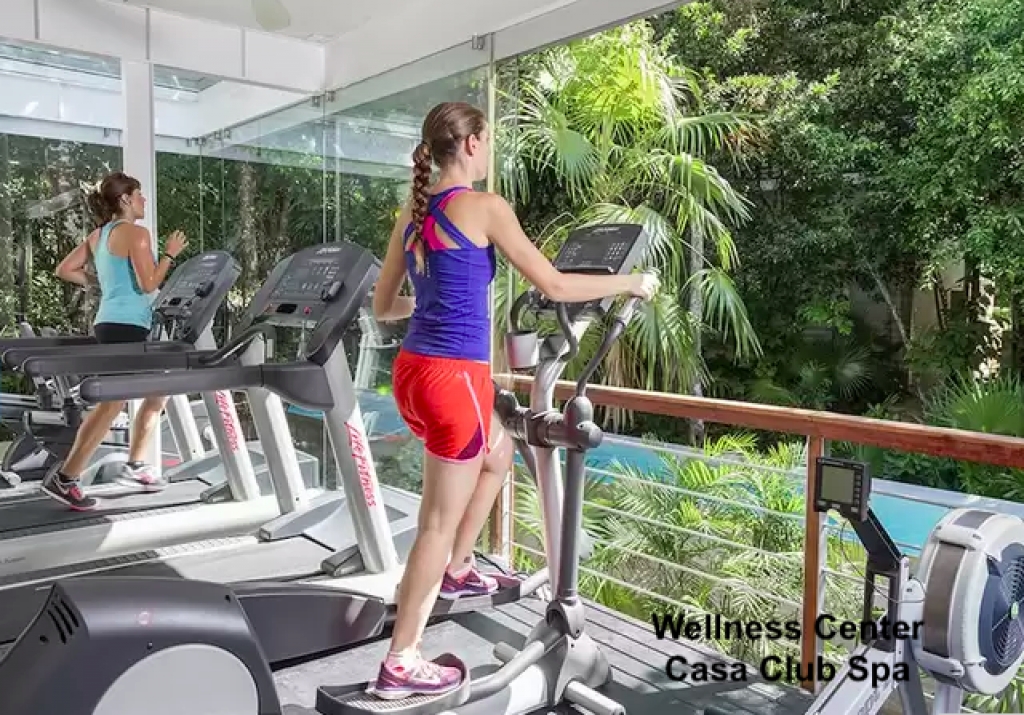 Studio with terrace, grill and private outdoor dining area, eco technology, electric bicycles, spa, 700 m2 of swimming pools