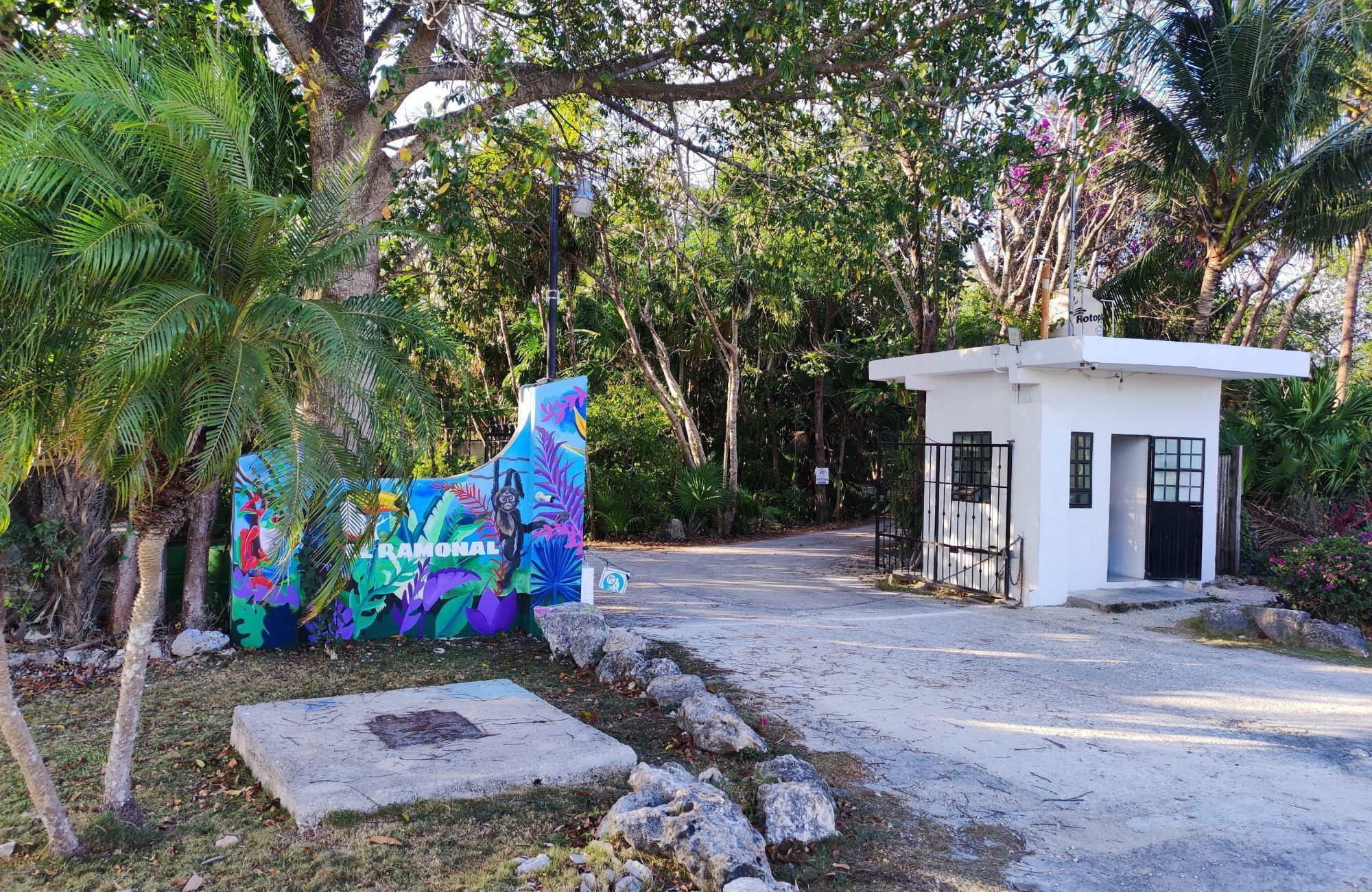 Luxury house with private pool, Green views, clubhouse with sports fields, in gated community Aqua, Cancun, for sale.