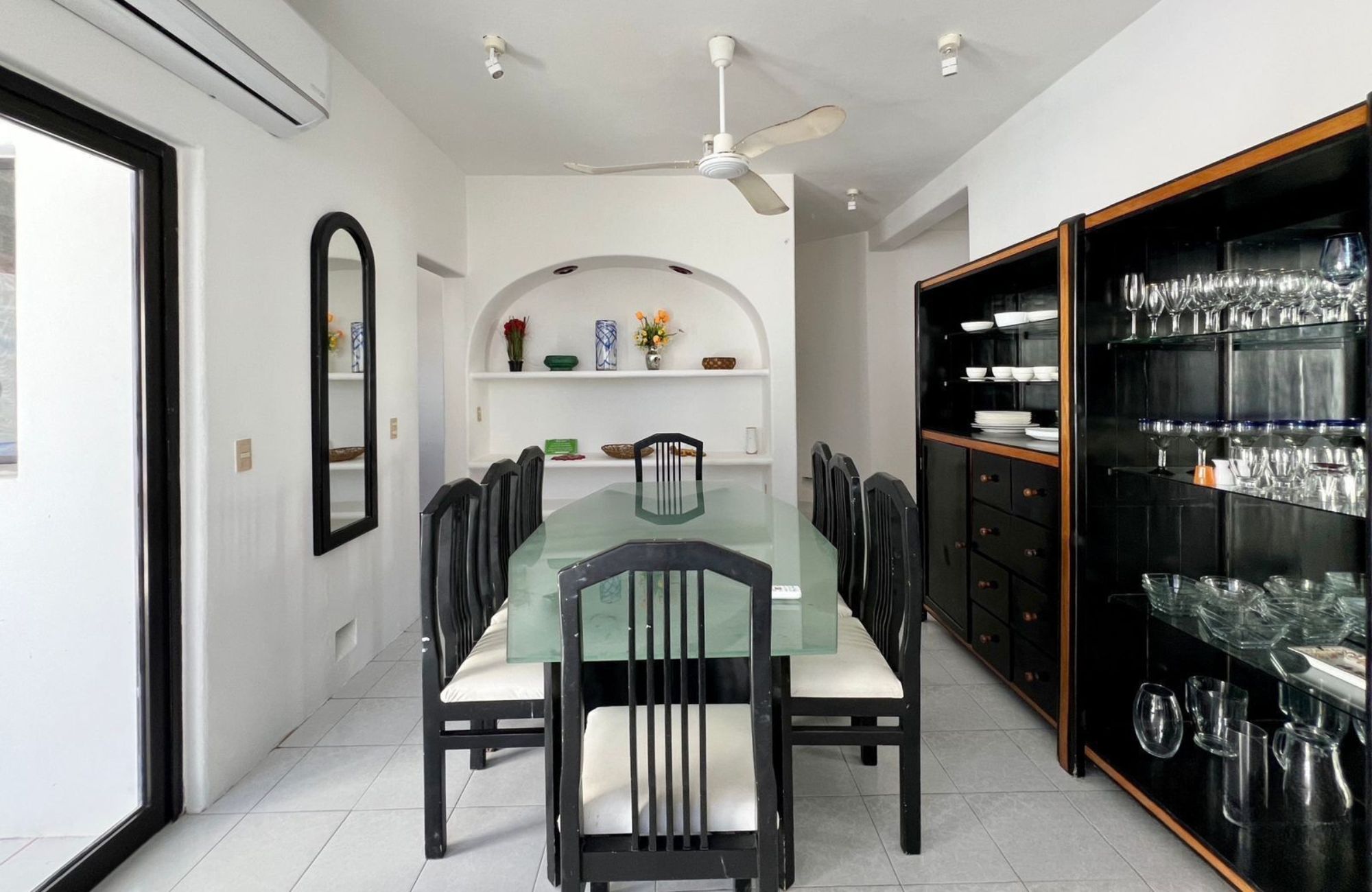 Casa con alberca, terraza, doble altura, sala de tv, en venta Sector O, Huatulco