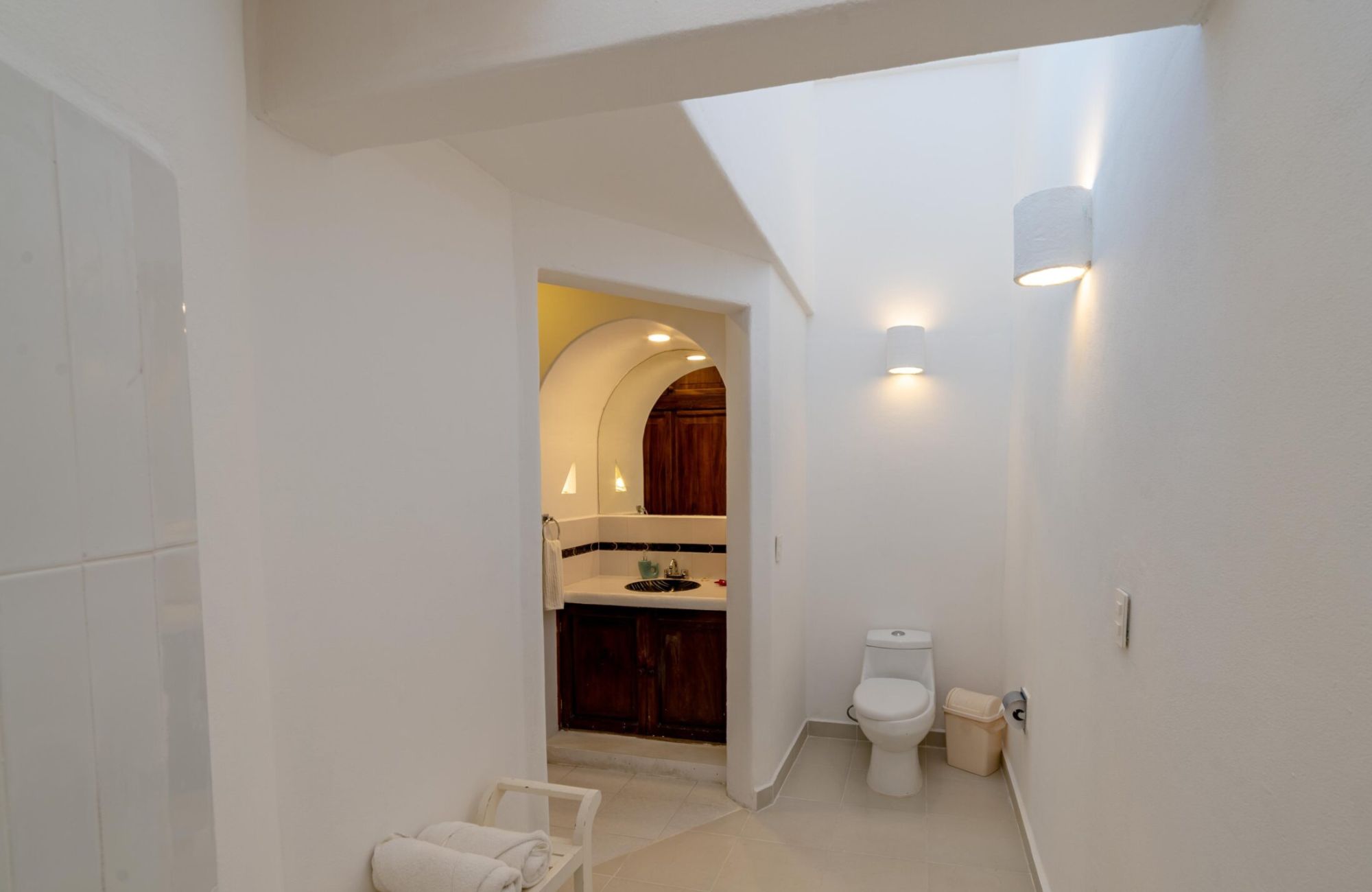 Casa con alberca, terraza, doble altura, sala de tv, en venta Sector O, Huatulco