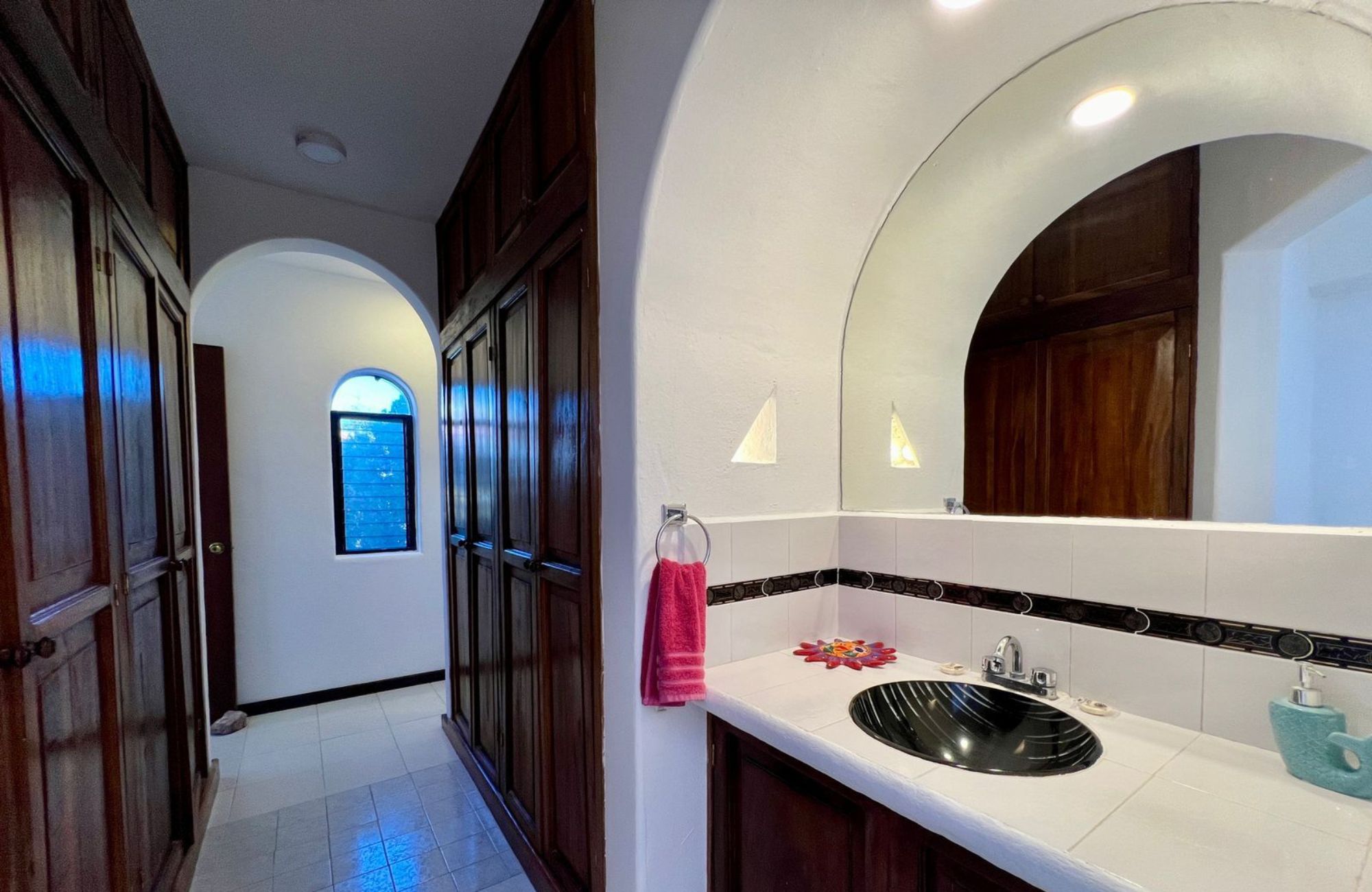 Casa con alberca, terraza, doble altura, sala de tv, en venta Sector O, Huatulco