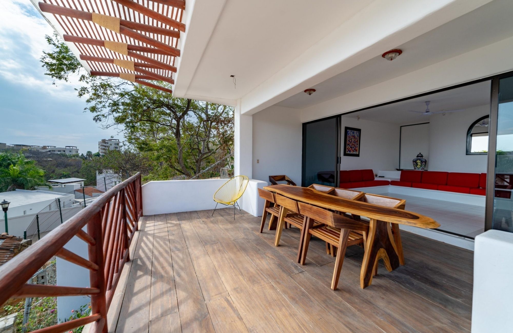 Casa con alberca, terraza, doble altura, sala de tv, en venta Sector O, Huatulco