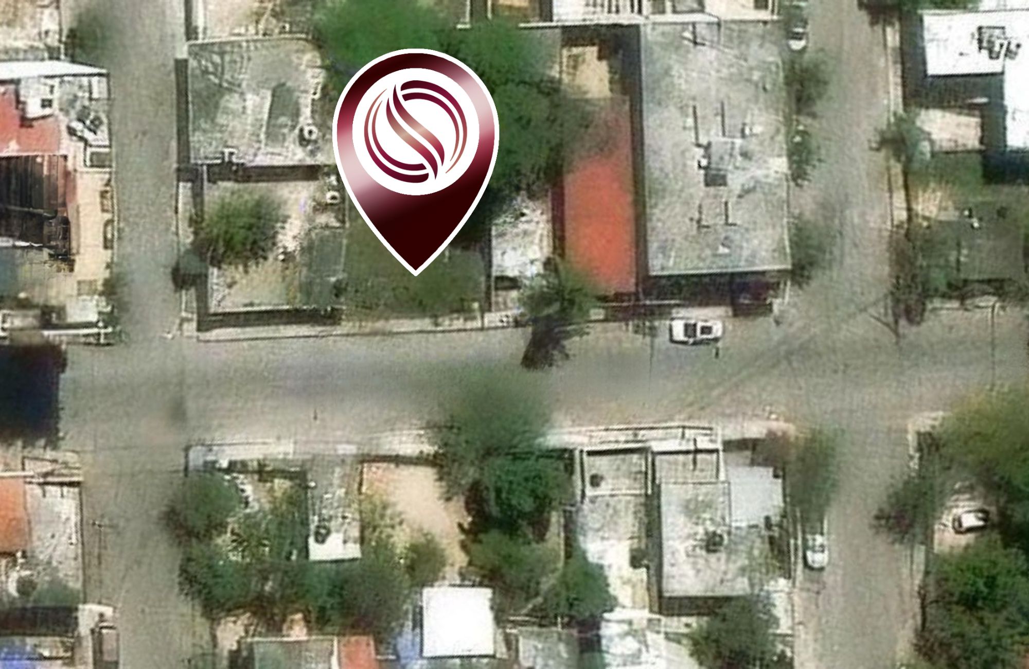 Land in a private residential community with a clubhouse, sports courts, swimming pool, and dog areas for sale in Playa del Carmen.