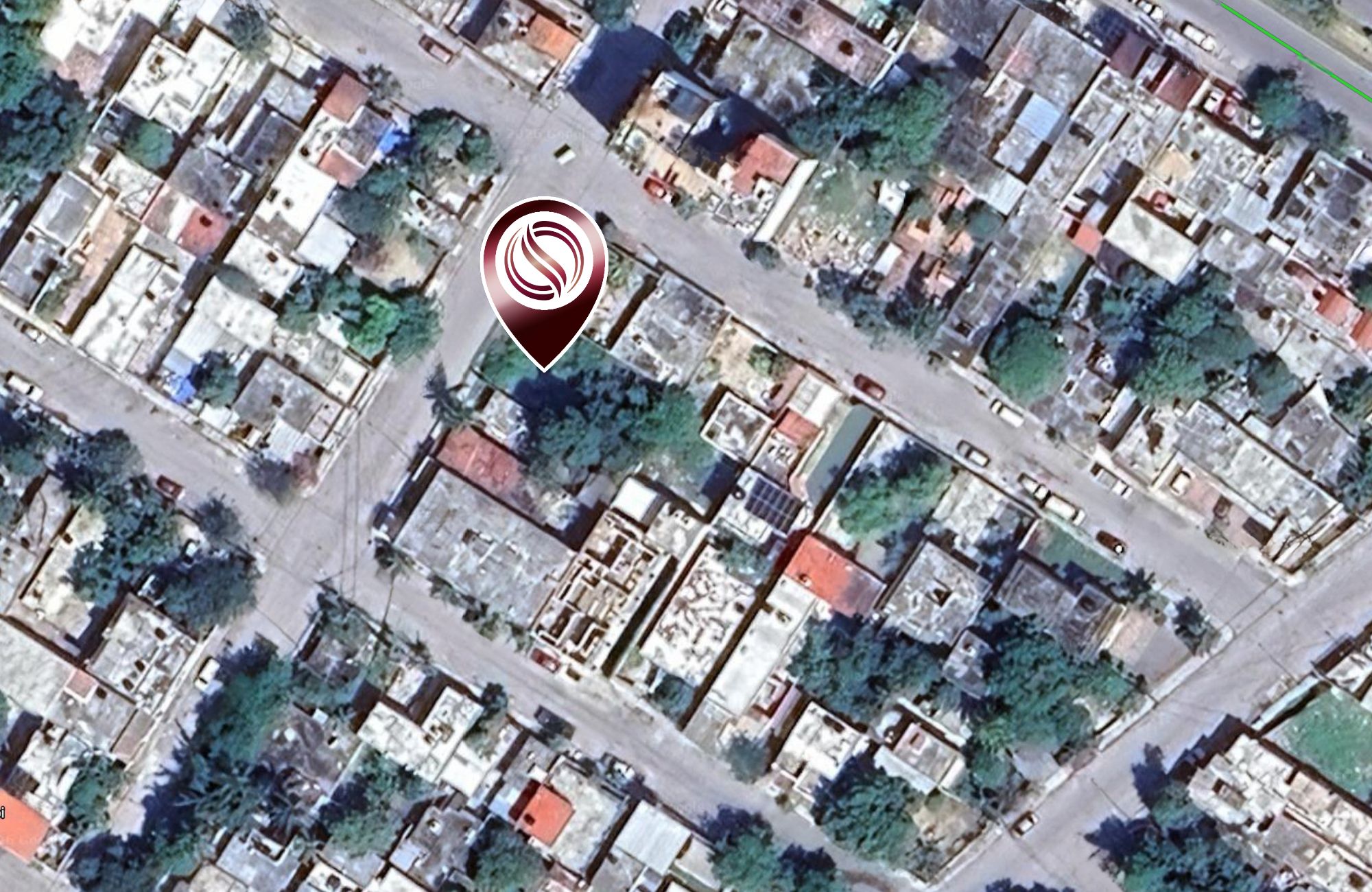 Land in a private residential community with a clubhouse, sports courts, swimming pool, and dog areas for sale in Playa del Carmen.