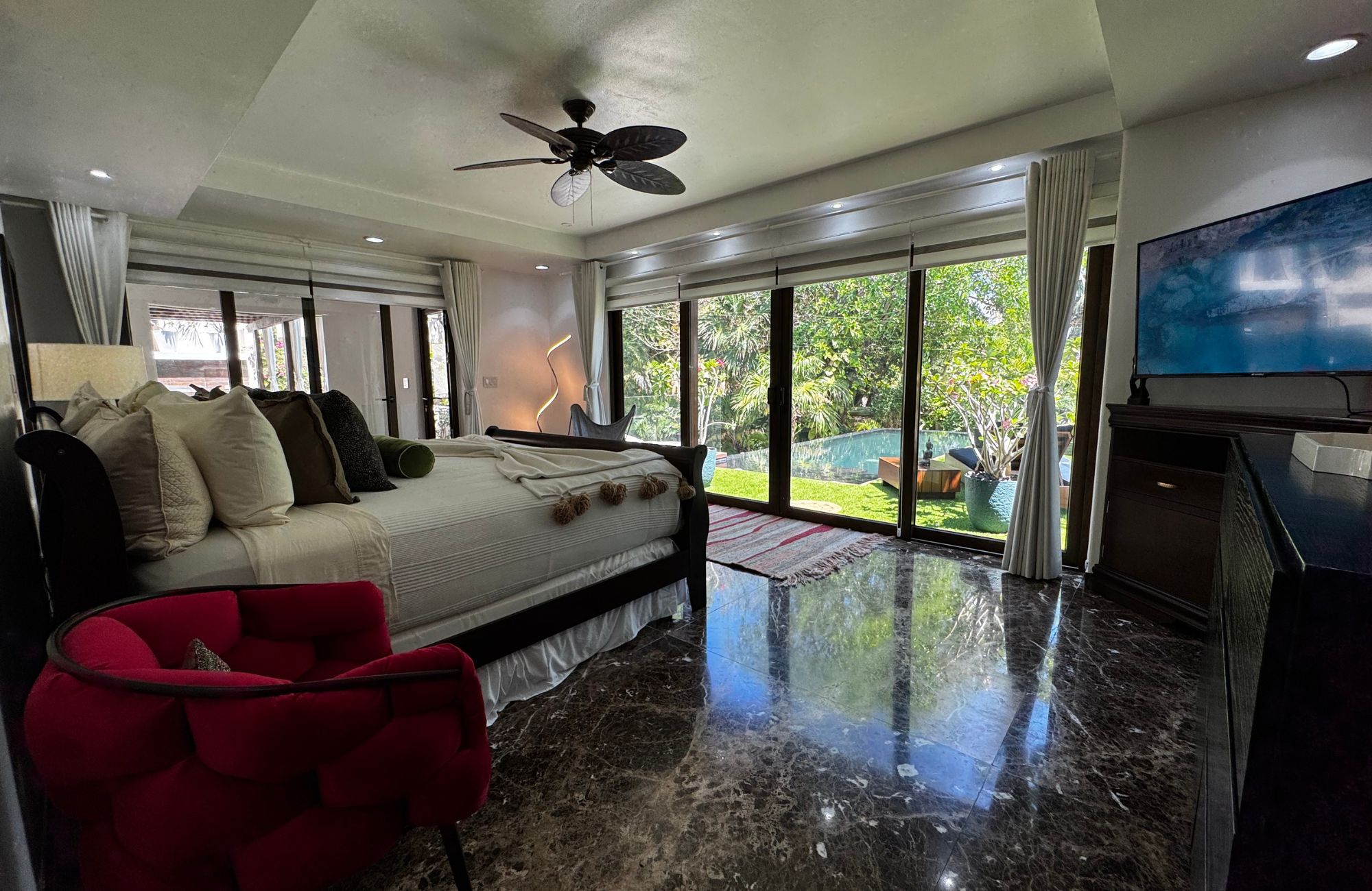 Luxury residence steps from the beach with golf course access, for sale