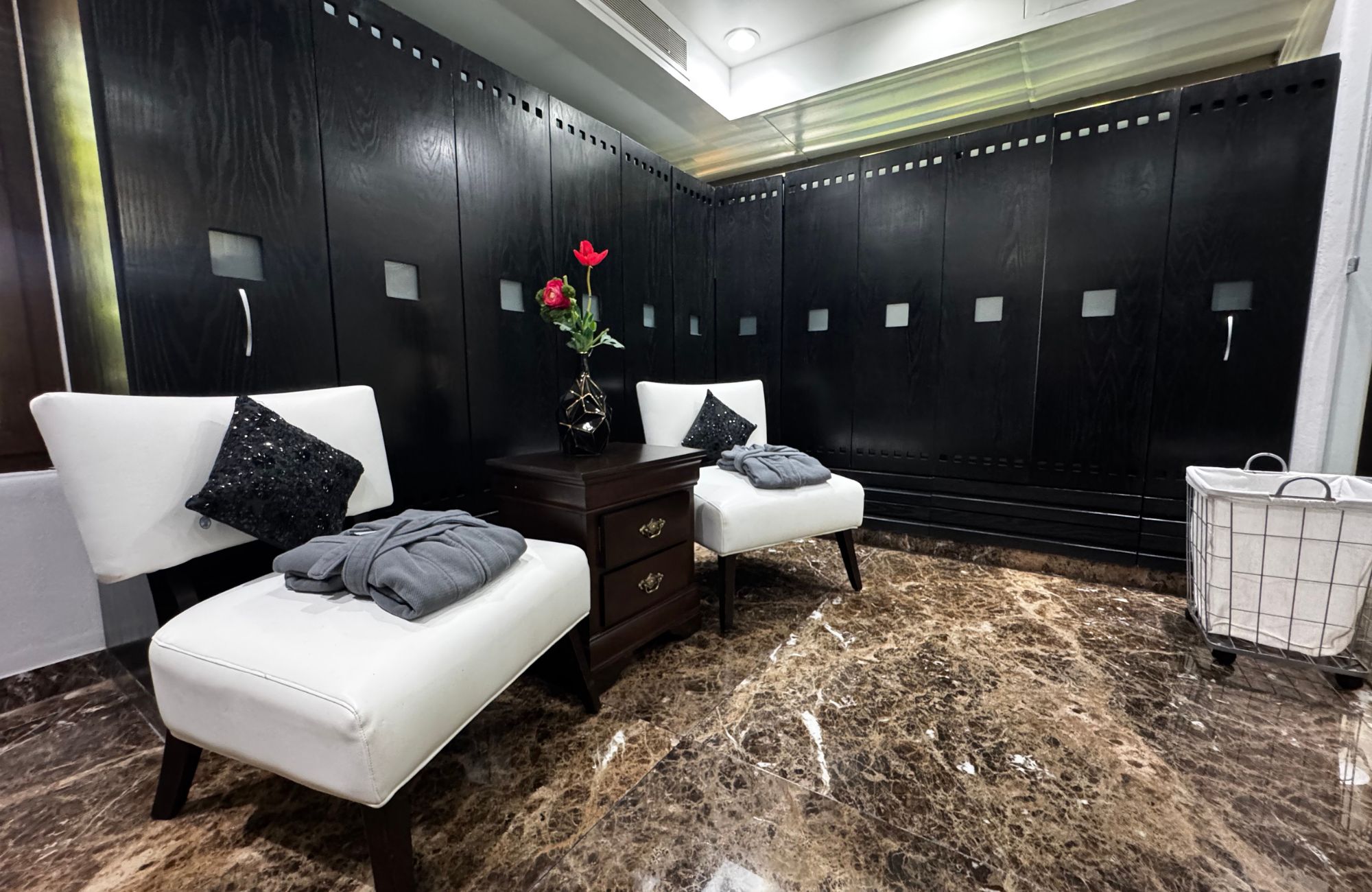 Luxury residence steps from the beach with golf course access, for sale