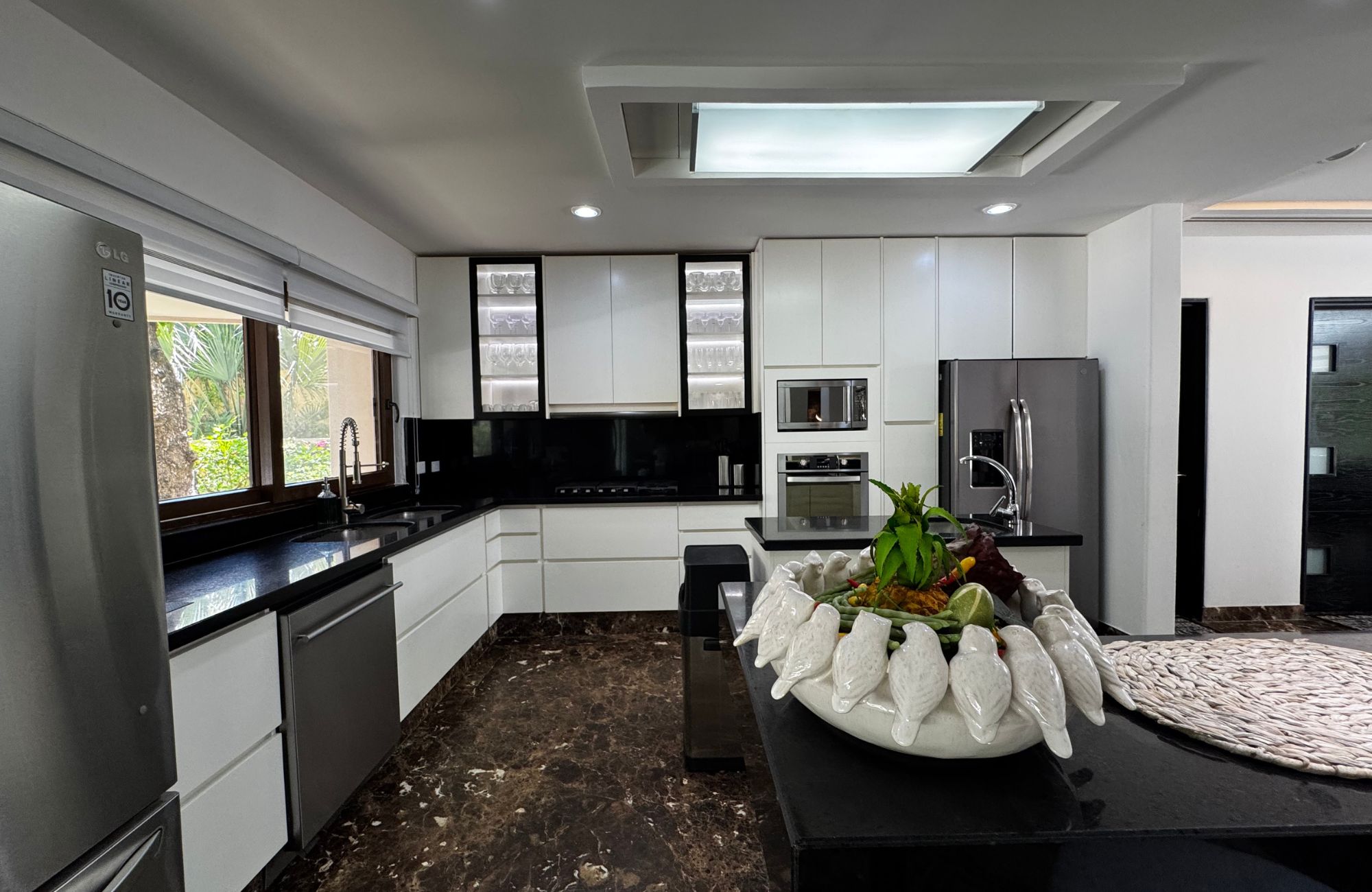 Luxury residence steps from the beach with golf course access, for sale