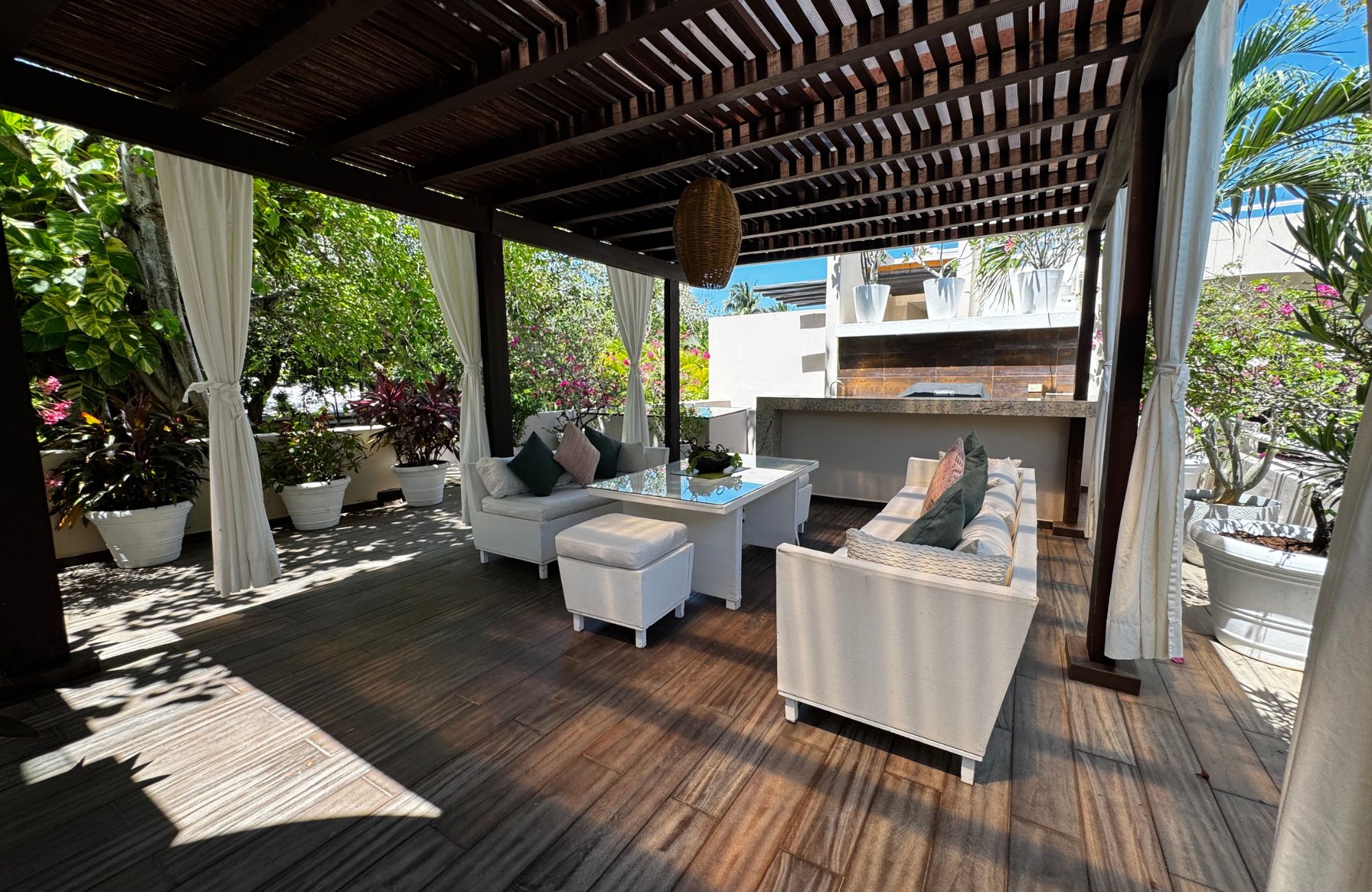 Luxury residence steps from the beach with golf course access, for sale