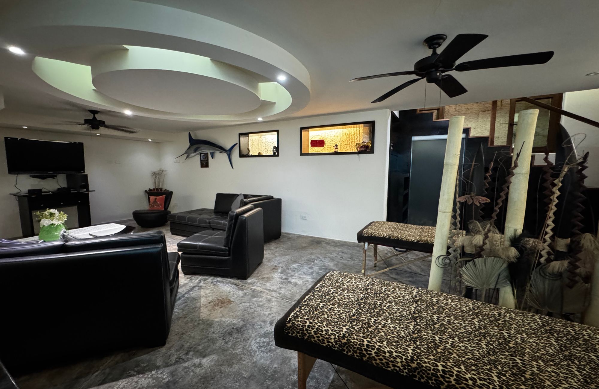 Luxury residence steps from the beach with golf course access, for sale