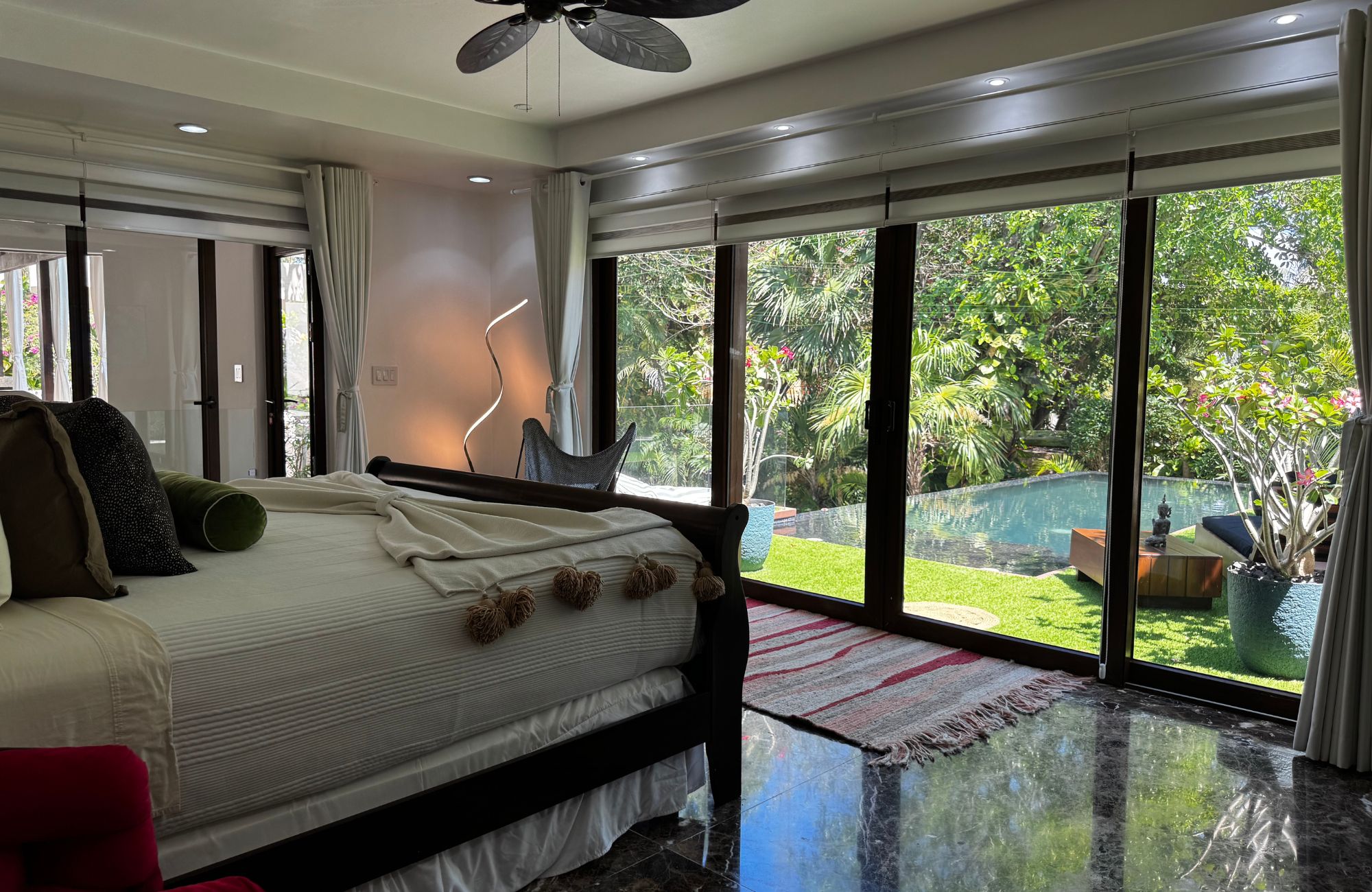 Luxury residence steps from the beach with golf course access, for sale