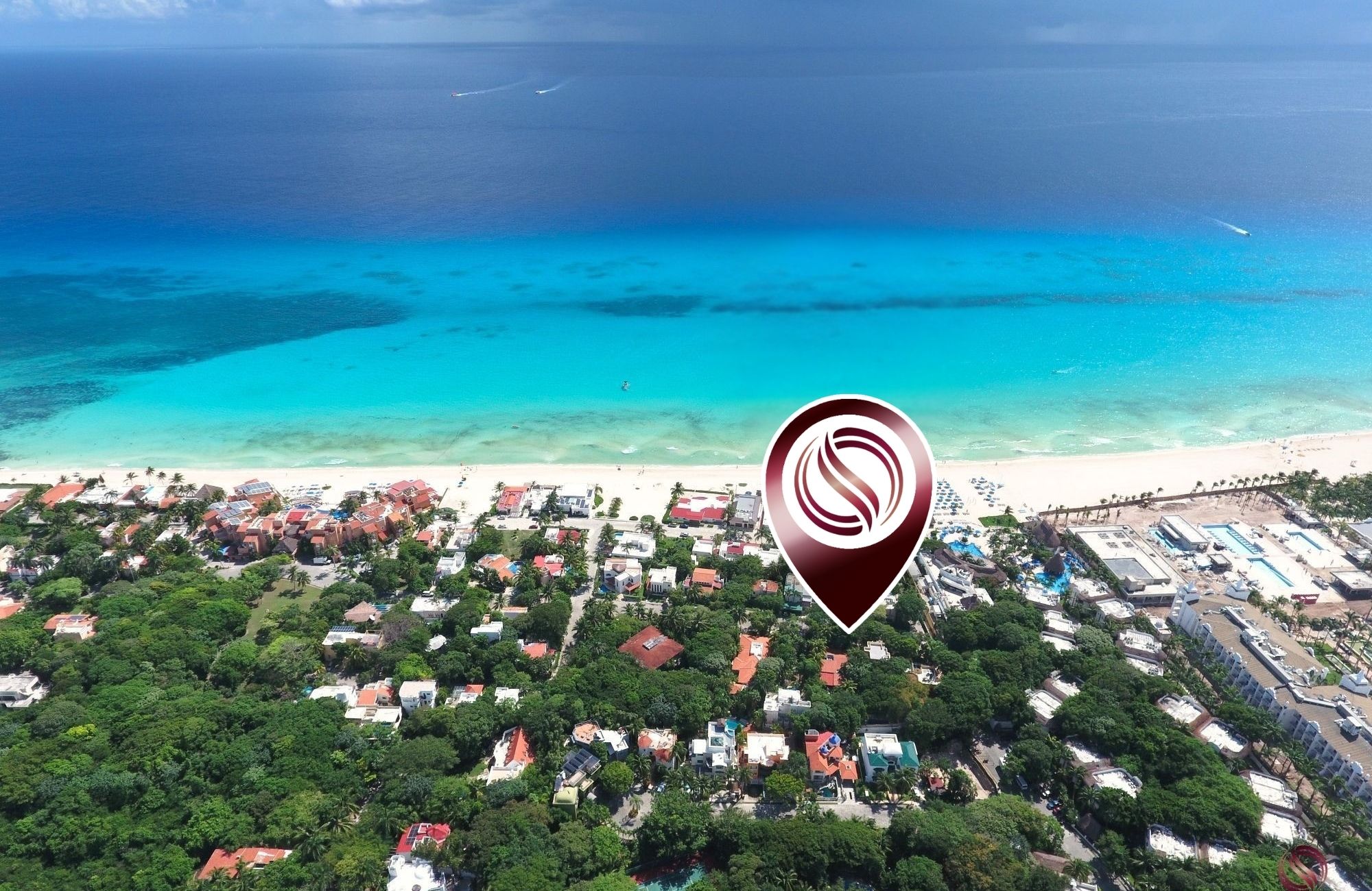 Luxury residence steps from the beach with golf course access, for sale