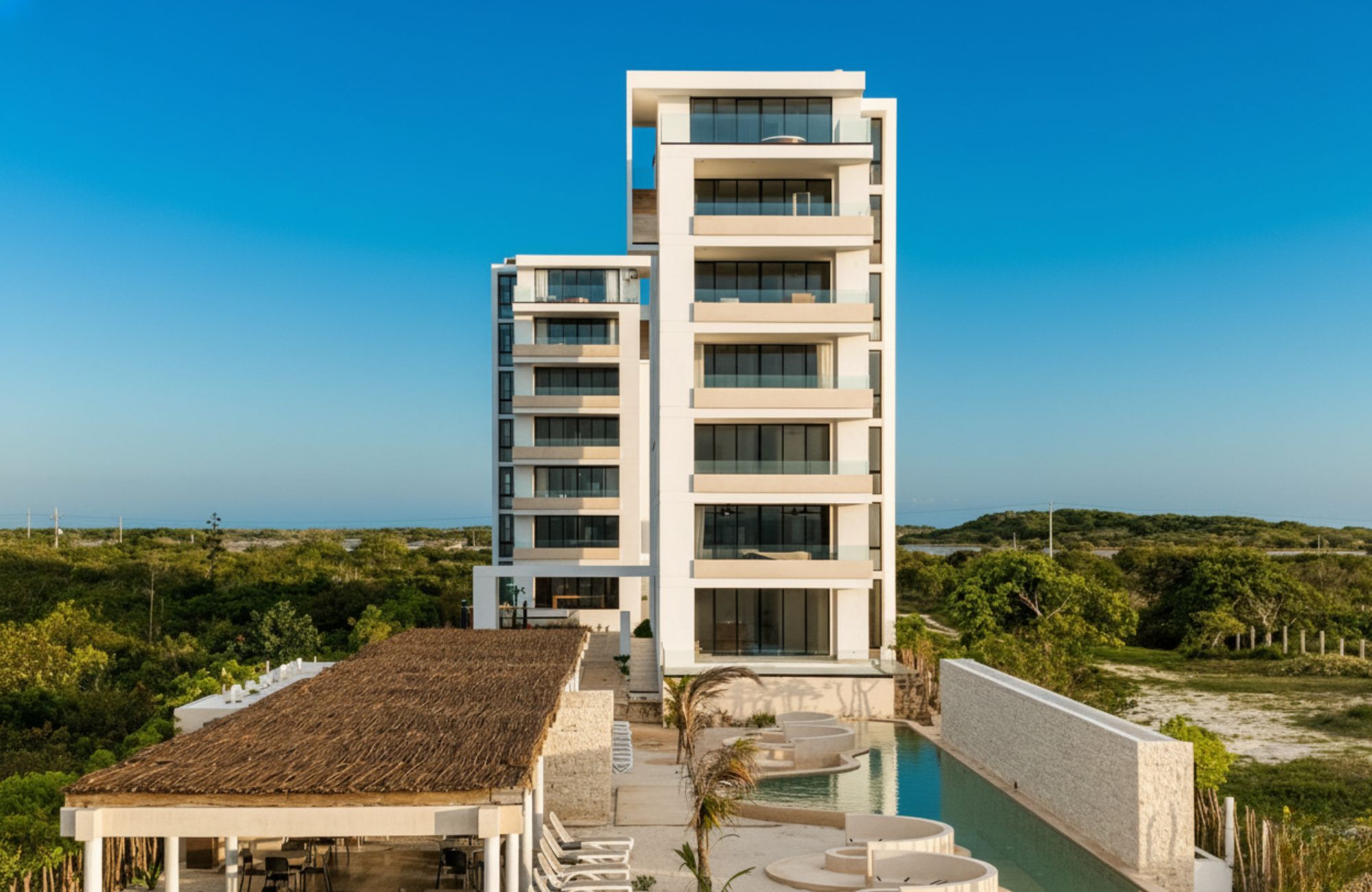 Oceanfront condo with premium amenities for sale, Chuburn&aacute;, Yucat&aacute;n