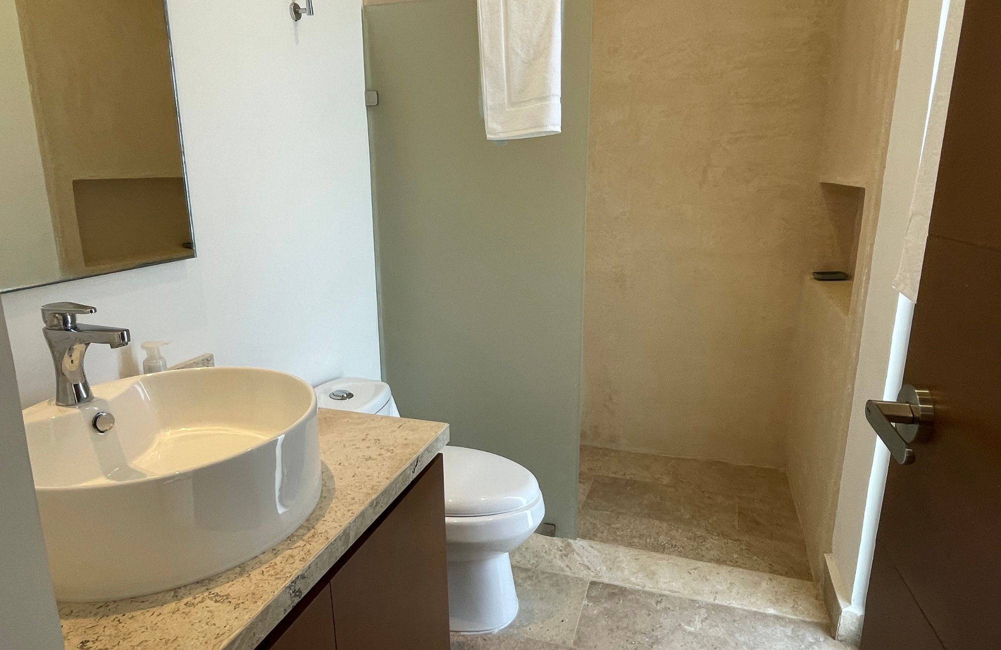 Oceanfront condo with premium amenities for sale, Chuburn&aacute;, Yucat&aacute;n