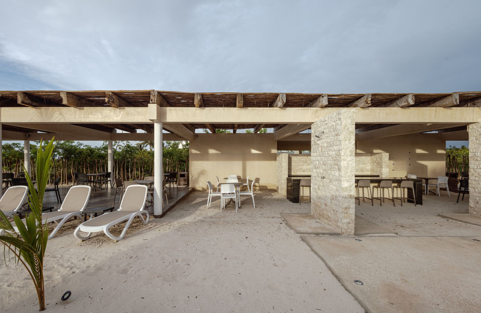Oceanfront condo with premium amenities for sale, Chuburn&aacute;, Yucat&aacute;n