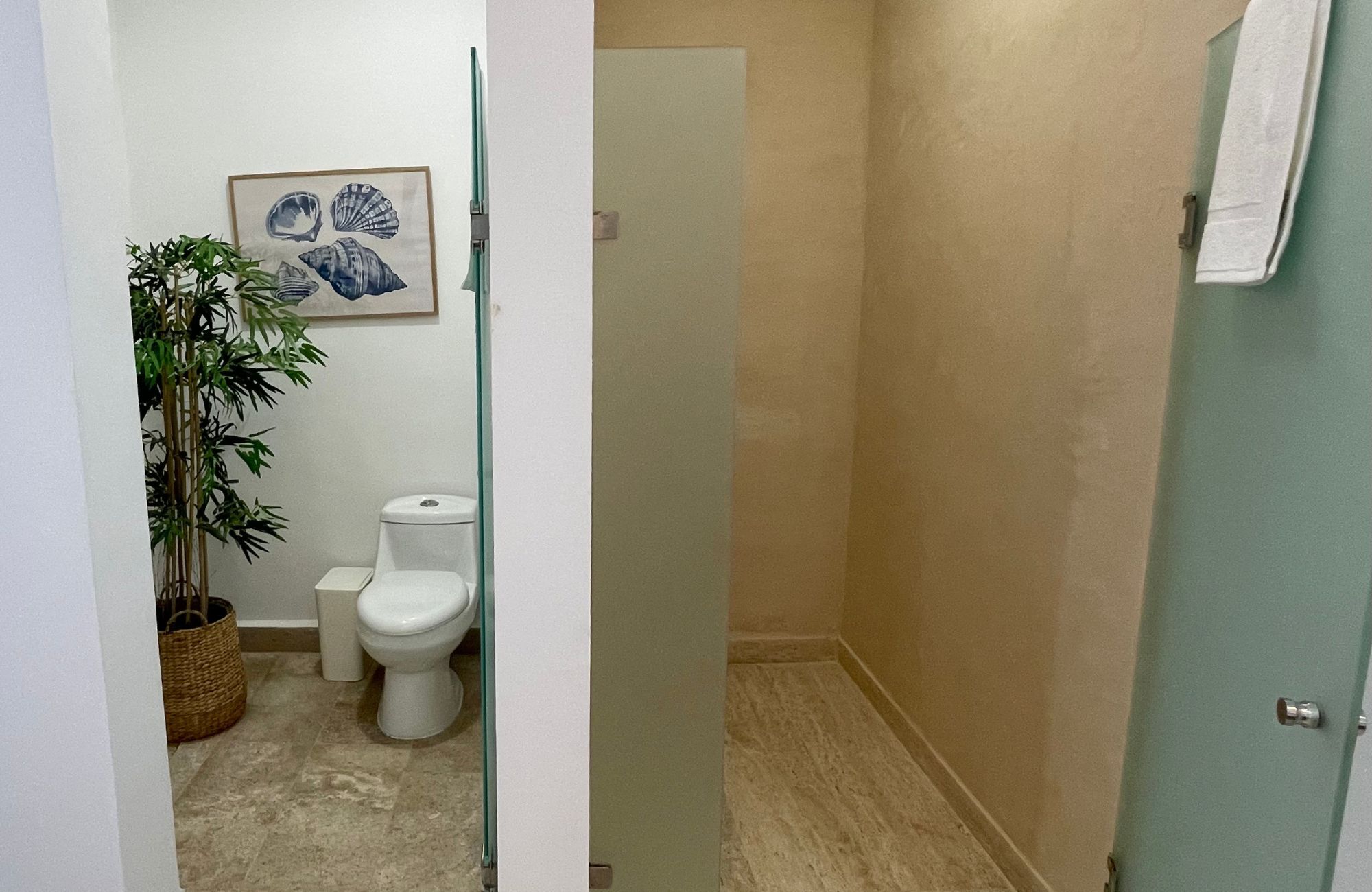 Condo de lujo con terraza y alberca privada, en venta, Xcanat&uacute;n, M&eacute;rida.