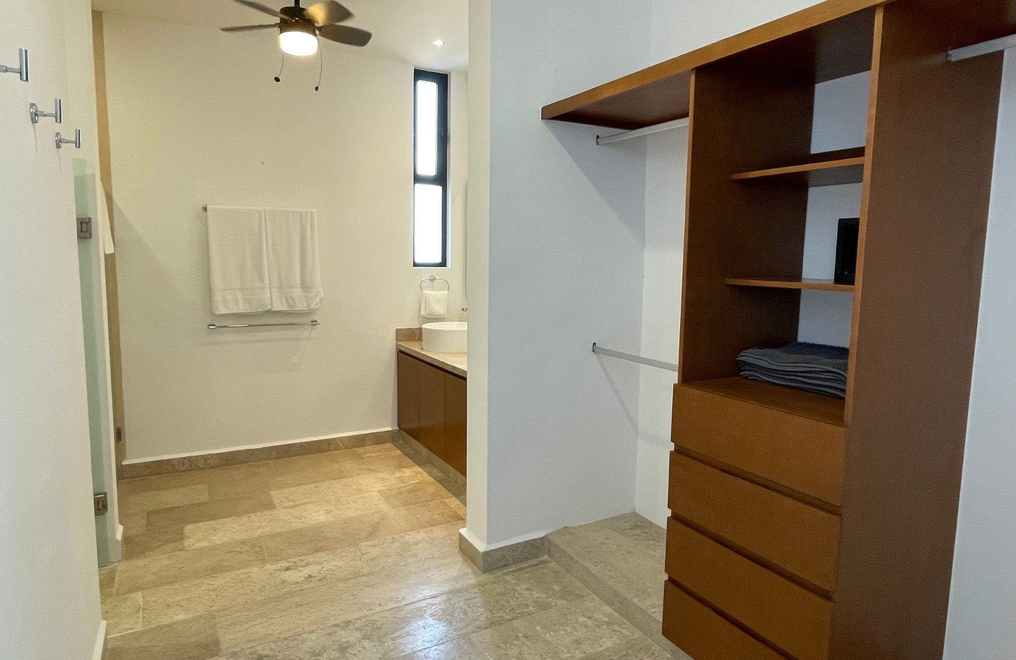 Condo de lujo con terraza y alberca privada, en venta, Xcanat&uacute;n, M&eacute;rida.