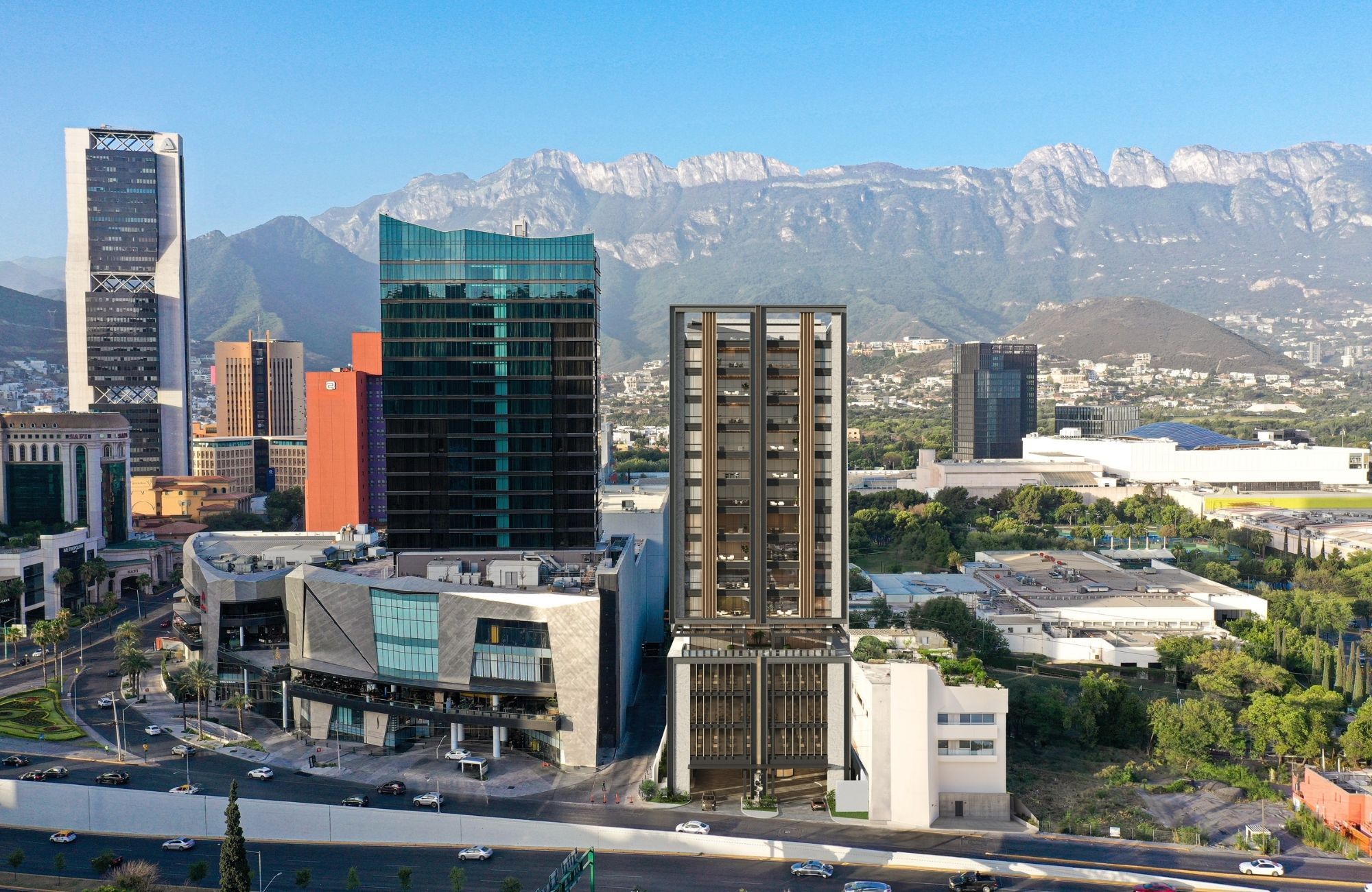 Penthouse con terraza privada, spa, cine y alberca, en venta