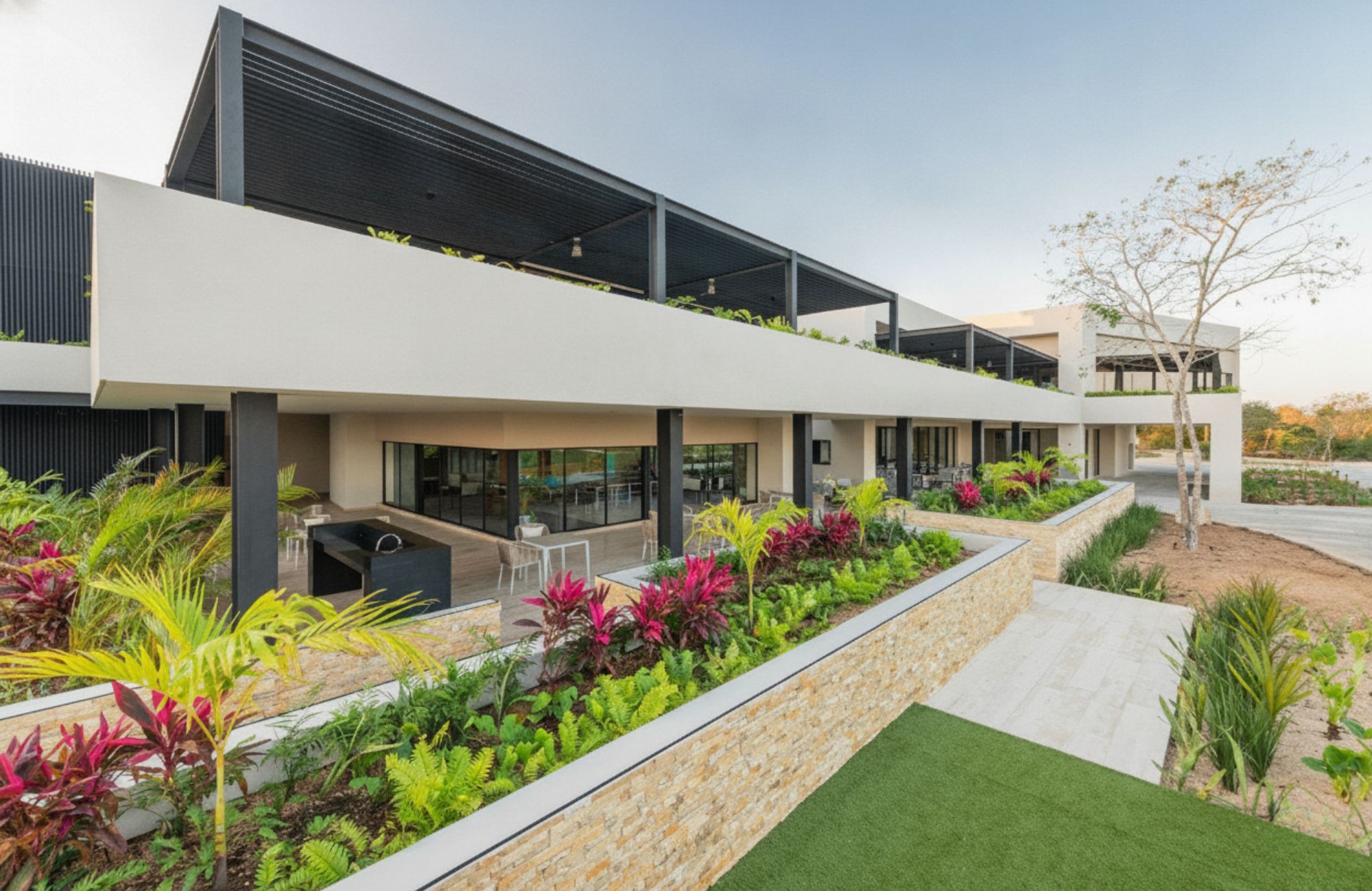 590 m&sup2; residential lot in a quiet and secure area for sale, Cholul, M&eacute;rida