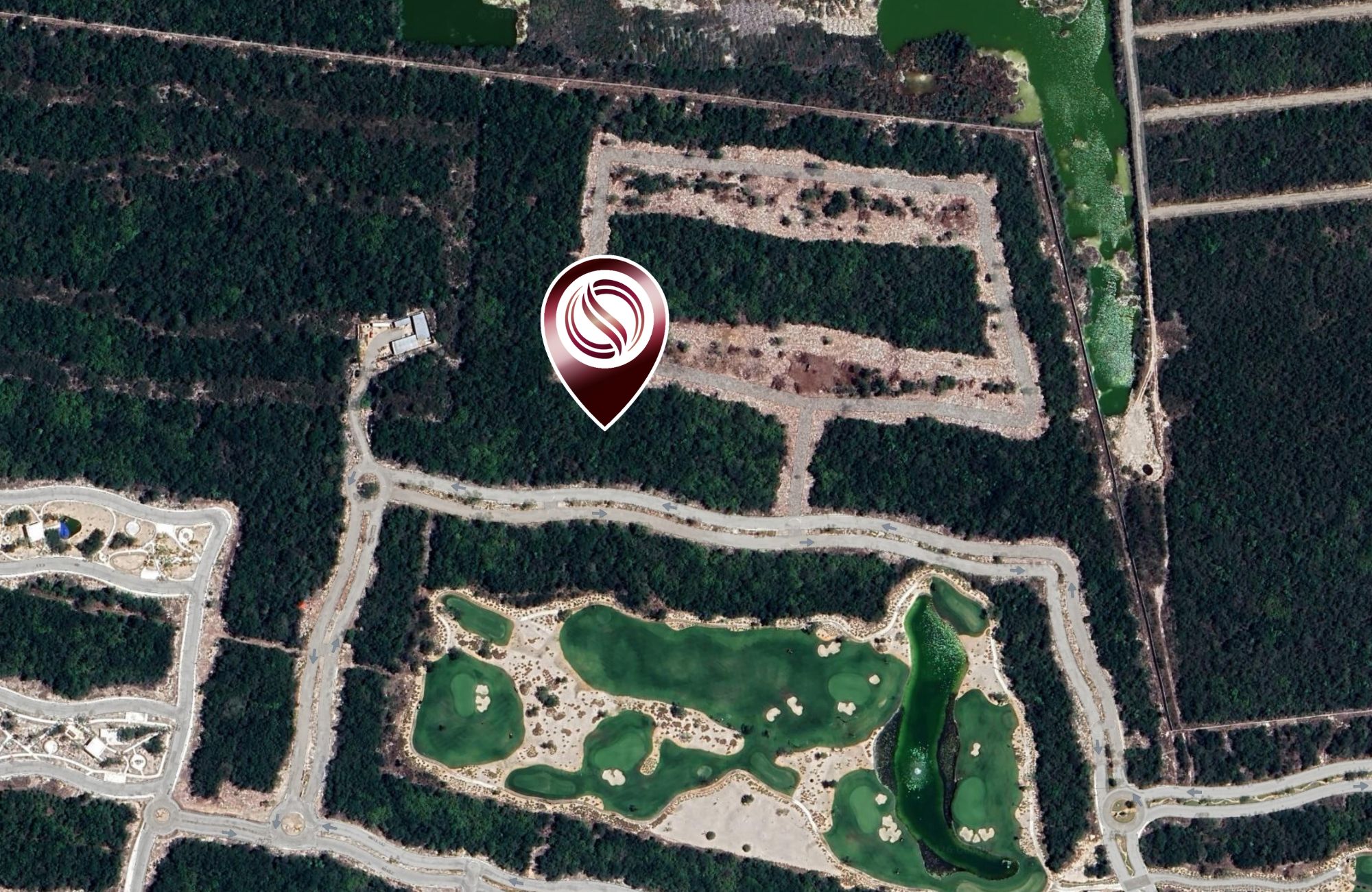 590 m&sup2; residential lot in a quiet and secure area for sale, Cholul, M&eacute;rida
