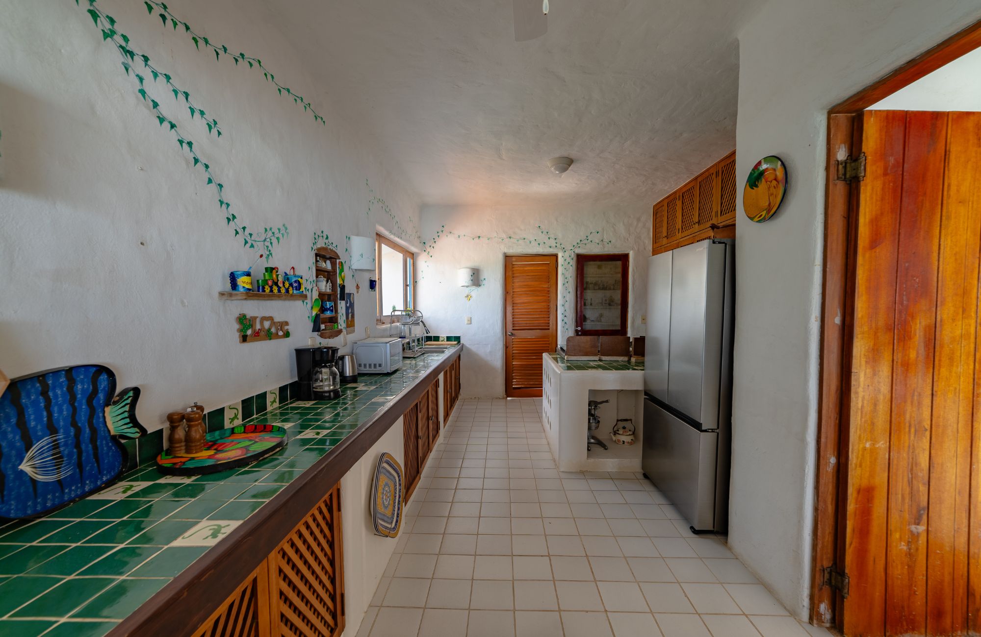 House with ocean view, beach access, large lot, in Residencial Conejos for sale