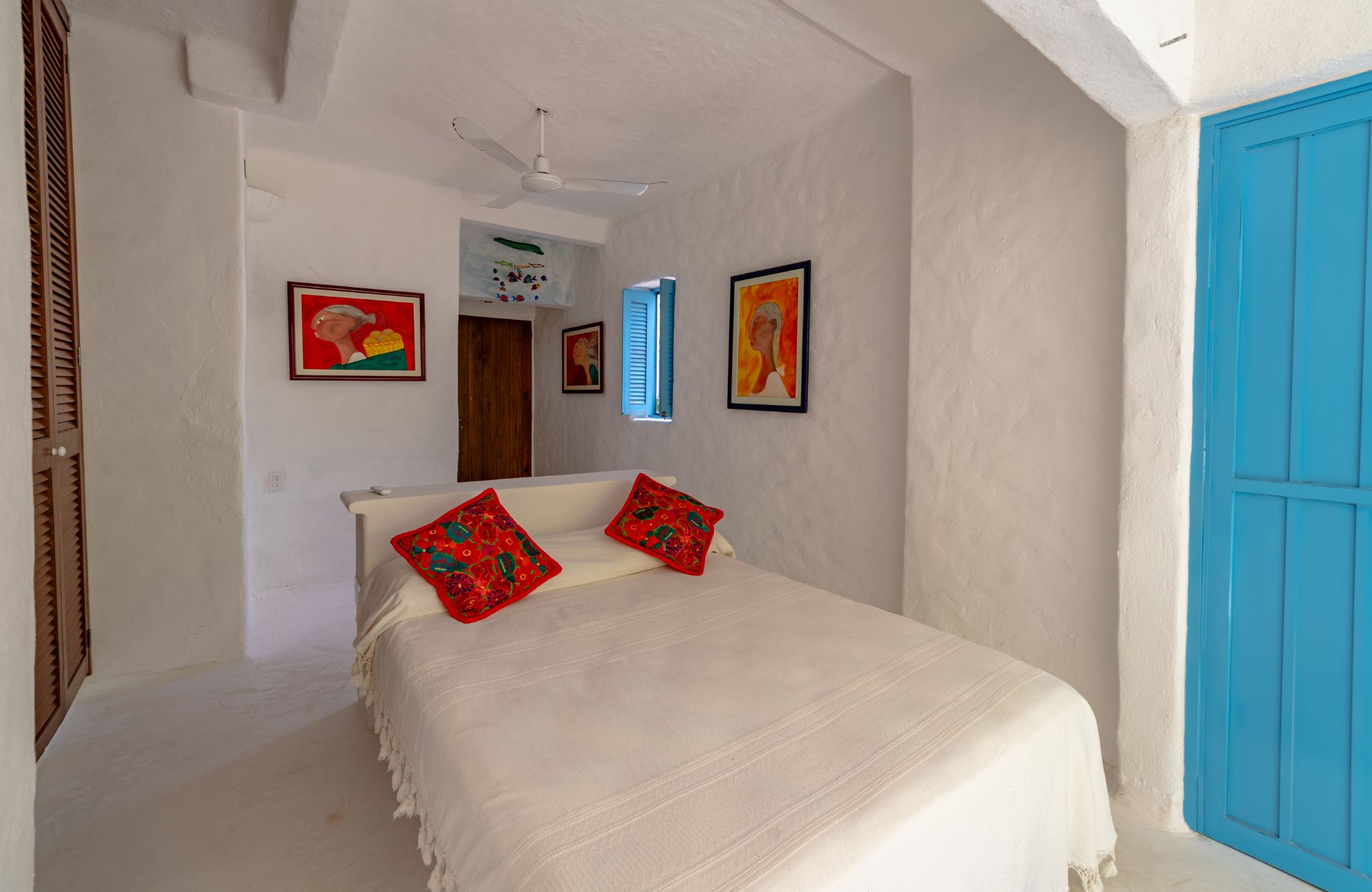 House with ocean view, beach access, large lot, in Residencial Conejos for sale