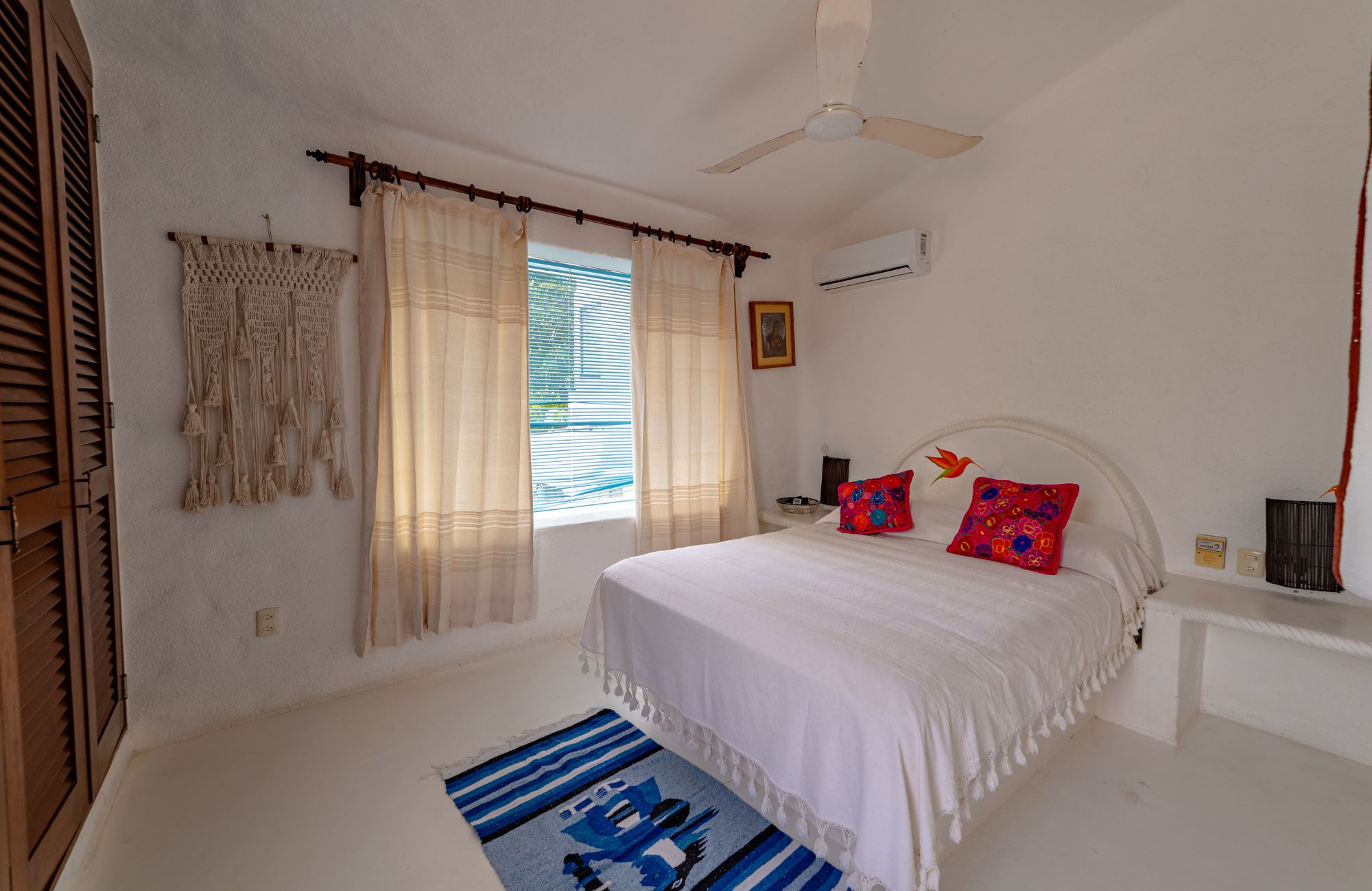 House with ocean view, beach access, large lot, in Residencial Conejos for sale
