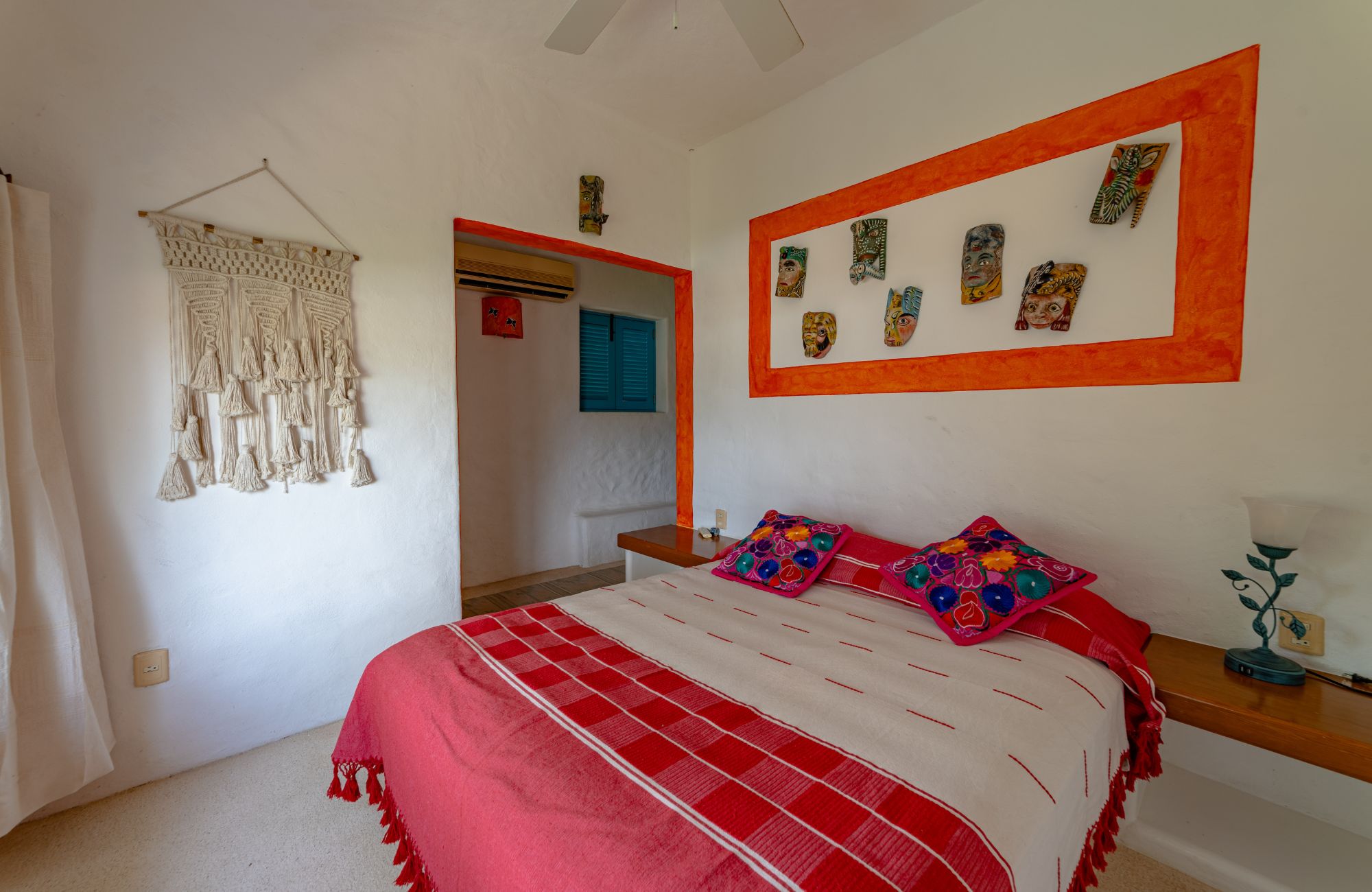 House with ocean view, beach access, large lot, in Residencial Conejos for sale