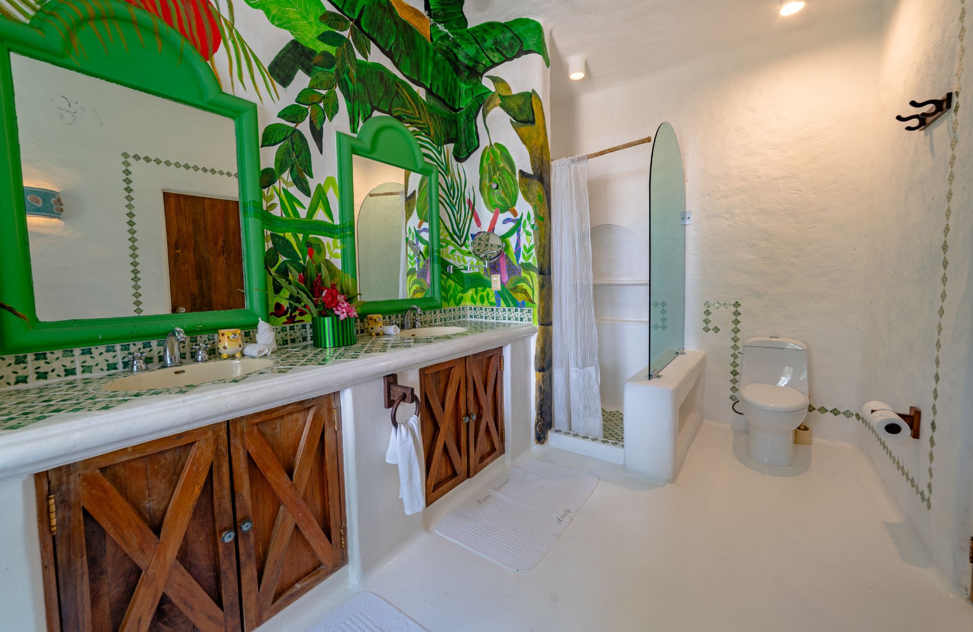 House with ocean view, beach access, large lot, in Residencial Conejos for sale