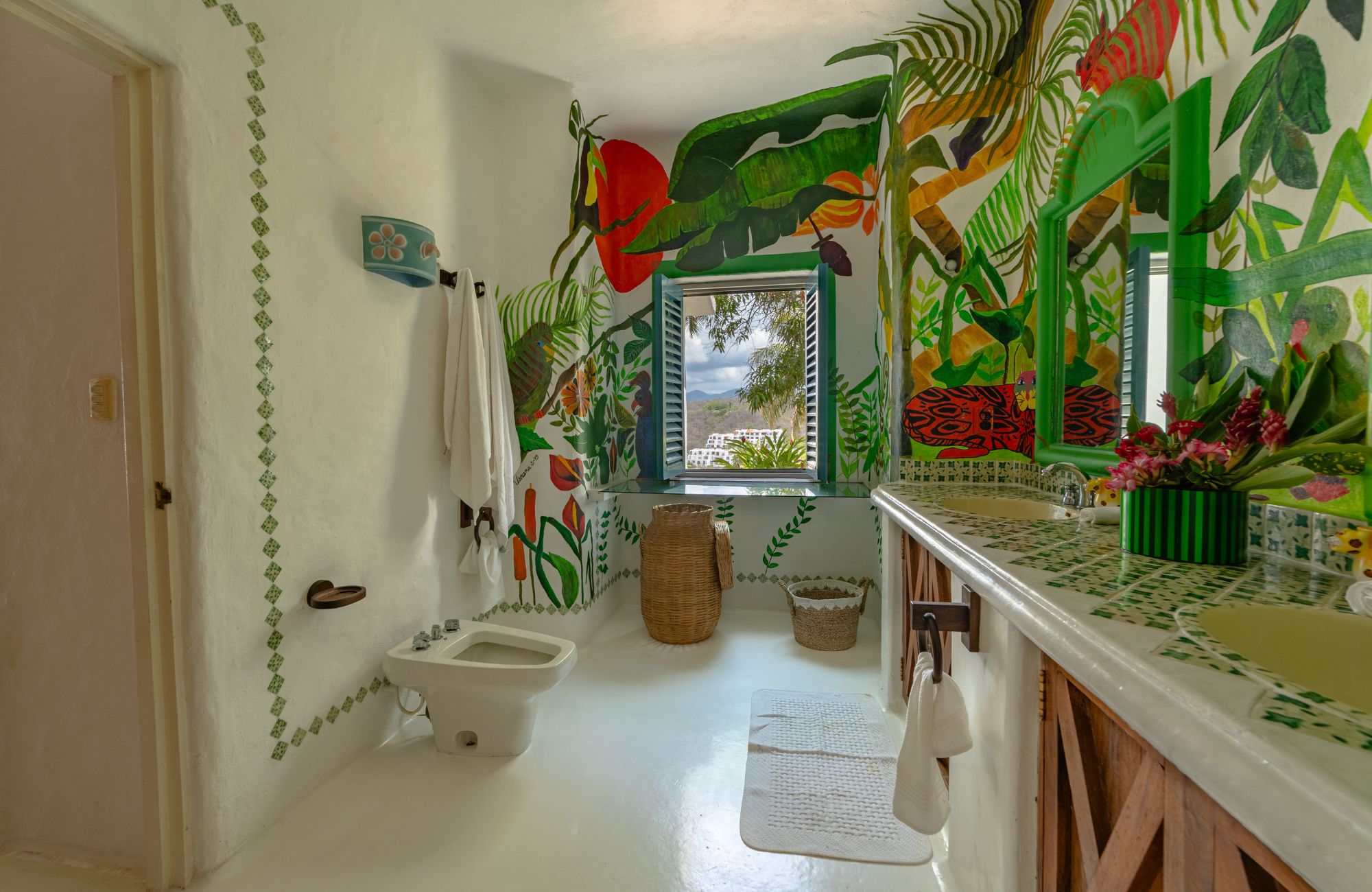 House with ocean view, beach access, large lot, in Residencial Conejos for sale