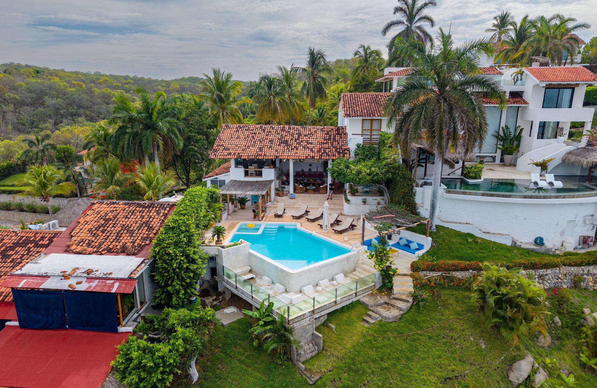 House with ocean view, beach access, large lot, in Residencial Conejos for sale