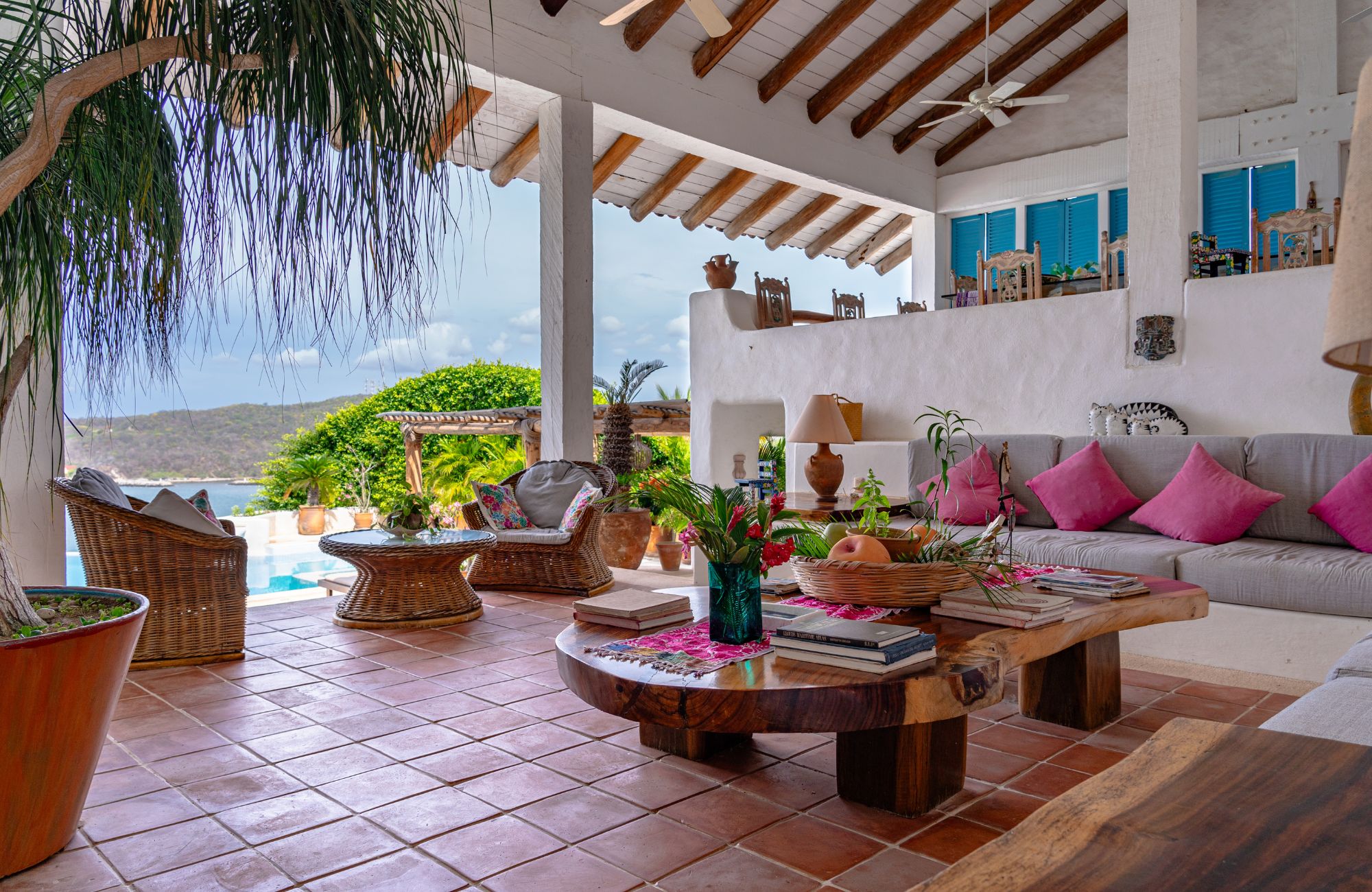 House with ocean view, beach access, large lot, in Residencial Conejos for sale