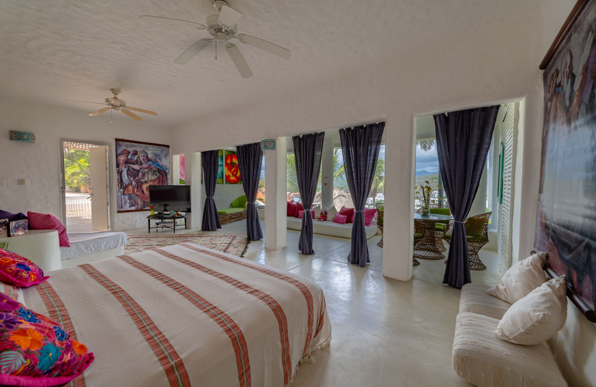 House with ocean view, beach access, large lot, in Residencial Conejos for sale