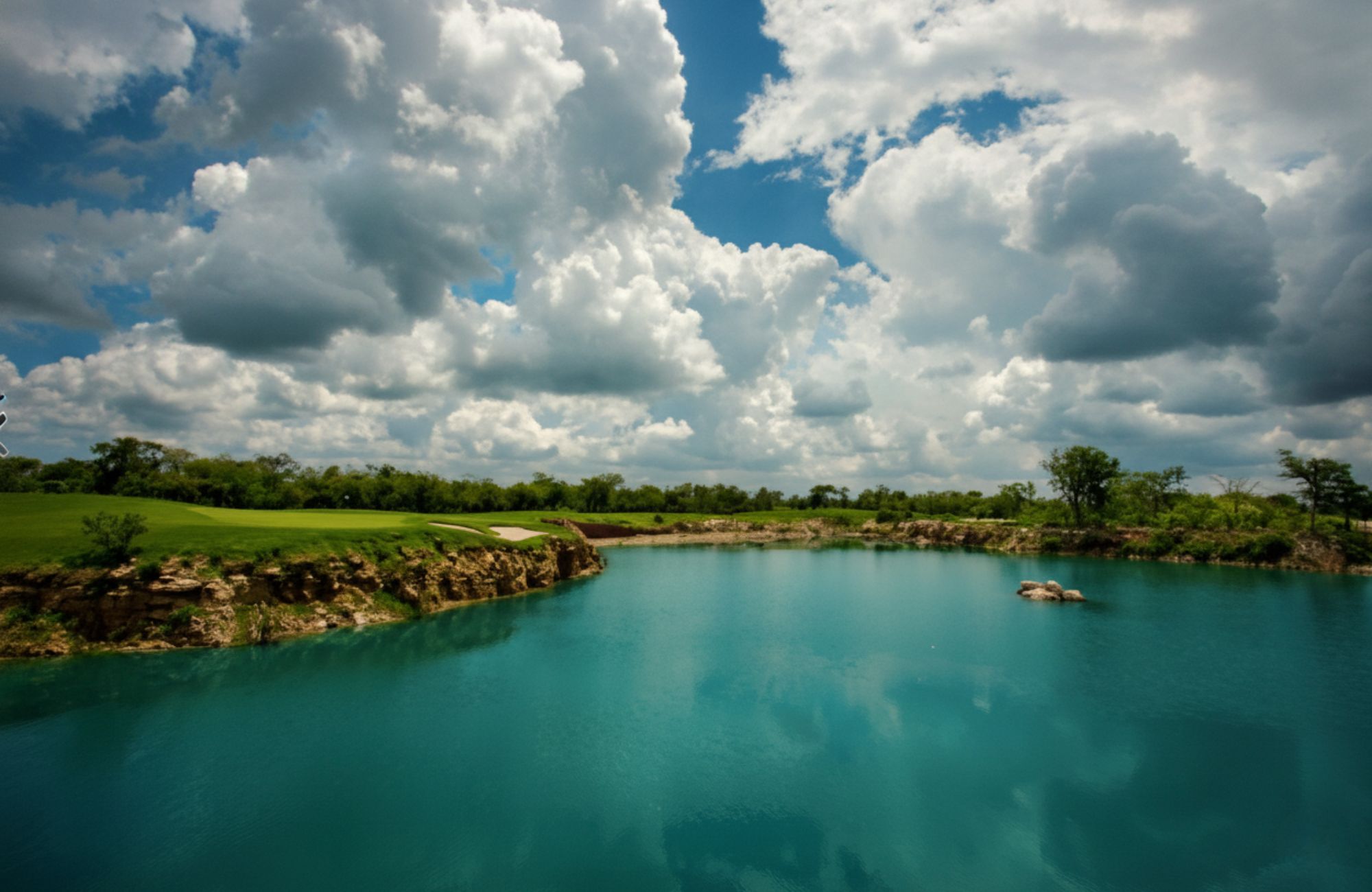 20 Meters of Oceanfront Single-Family Lot for Sale in Santa Clara, Yucat&aacute;n.