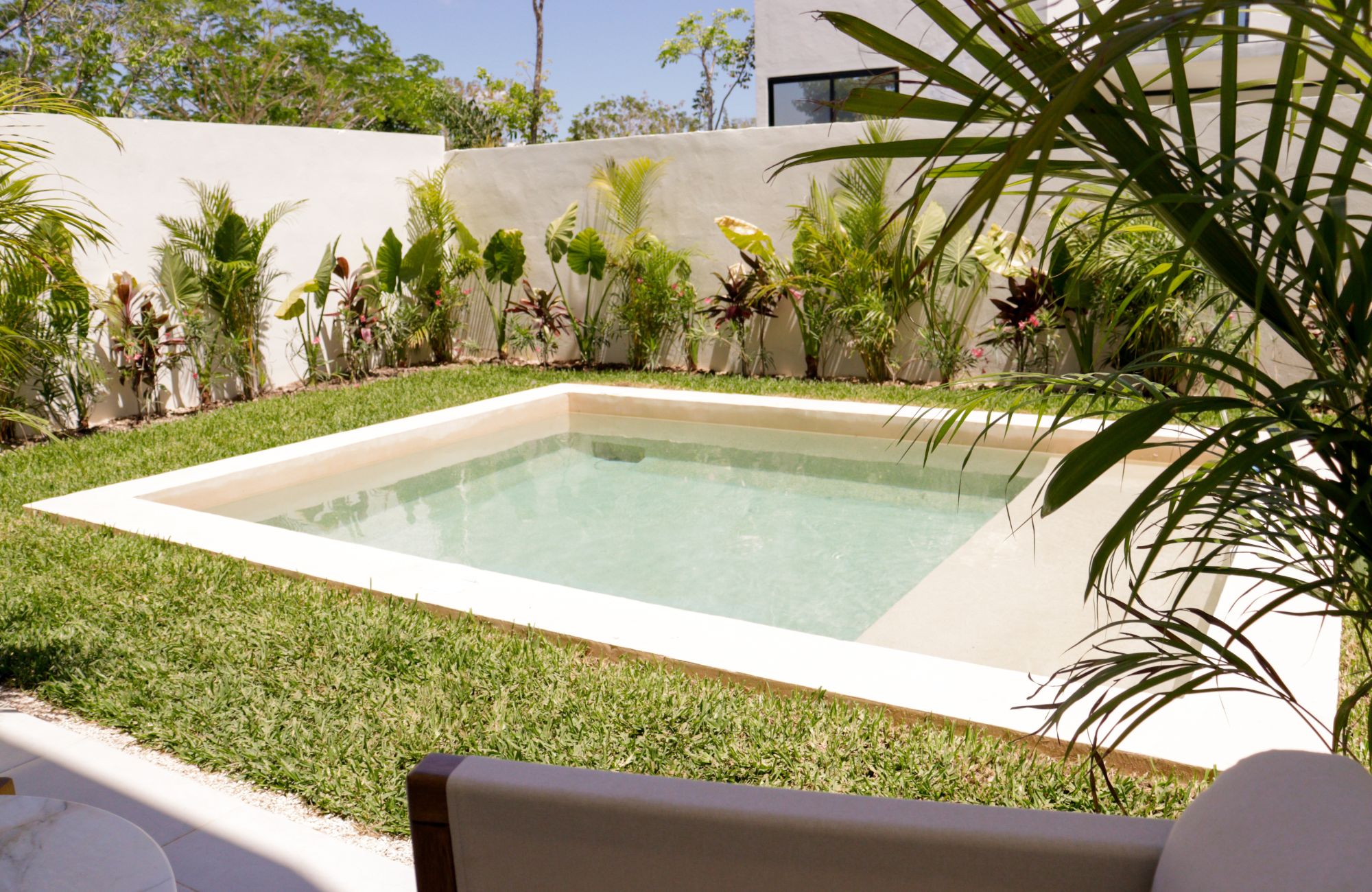 House with double-height living room, private pool, club house, for sale, Cholul