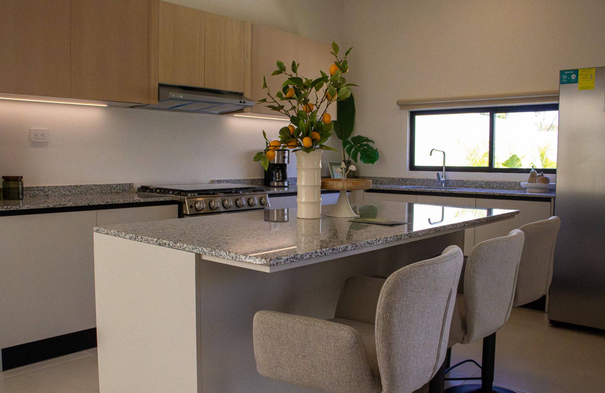 House with double-height living room, private pool, club house, for sale, Cholul