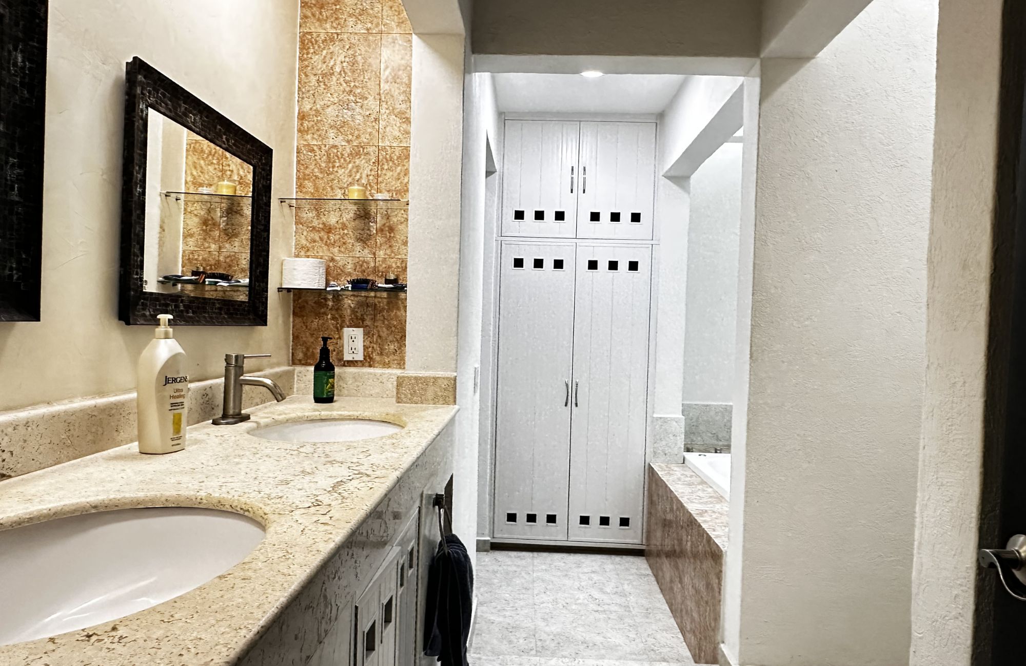 House with Private Pool for Sale, Cumbres, Canc&uacute;n