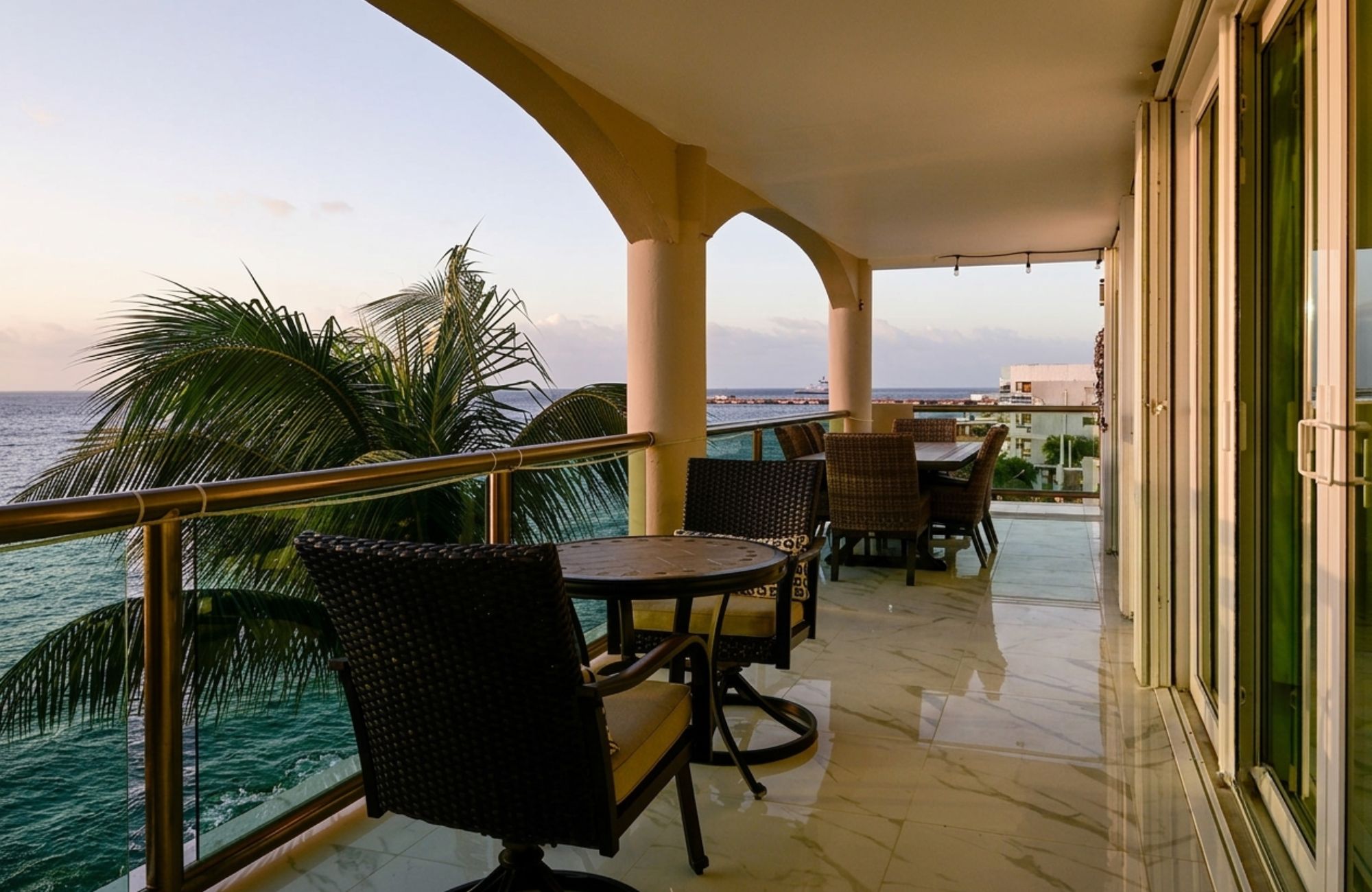 Oceanfront Apartment, Jacuzzi, Gym, Pre-construction, Sea Boardwalk, Cozumel