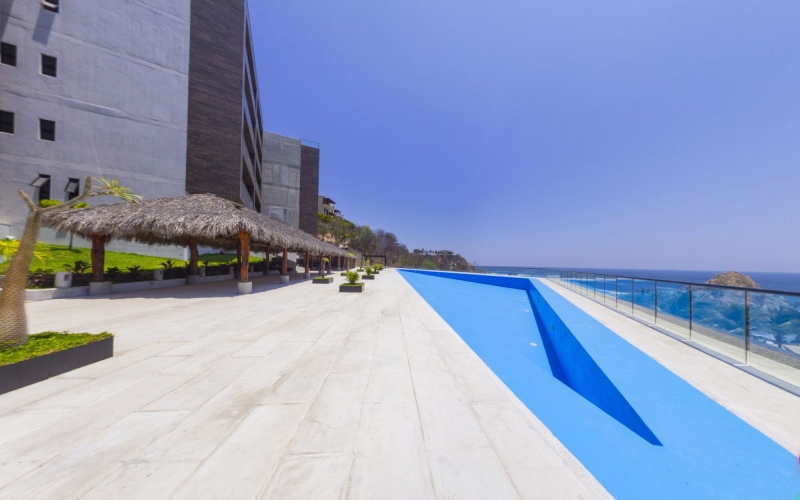 Penthouse with ocean views and private terrace, for sale