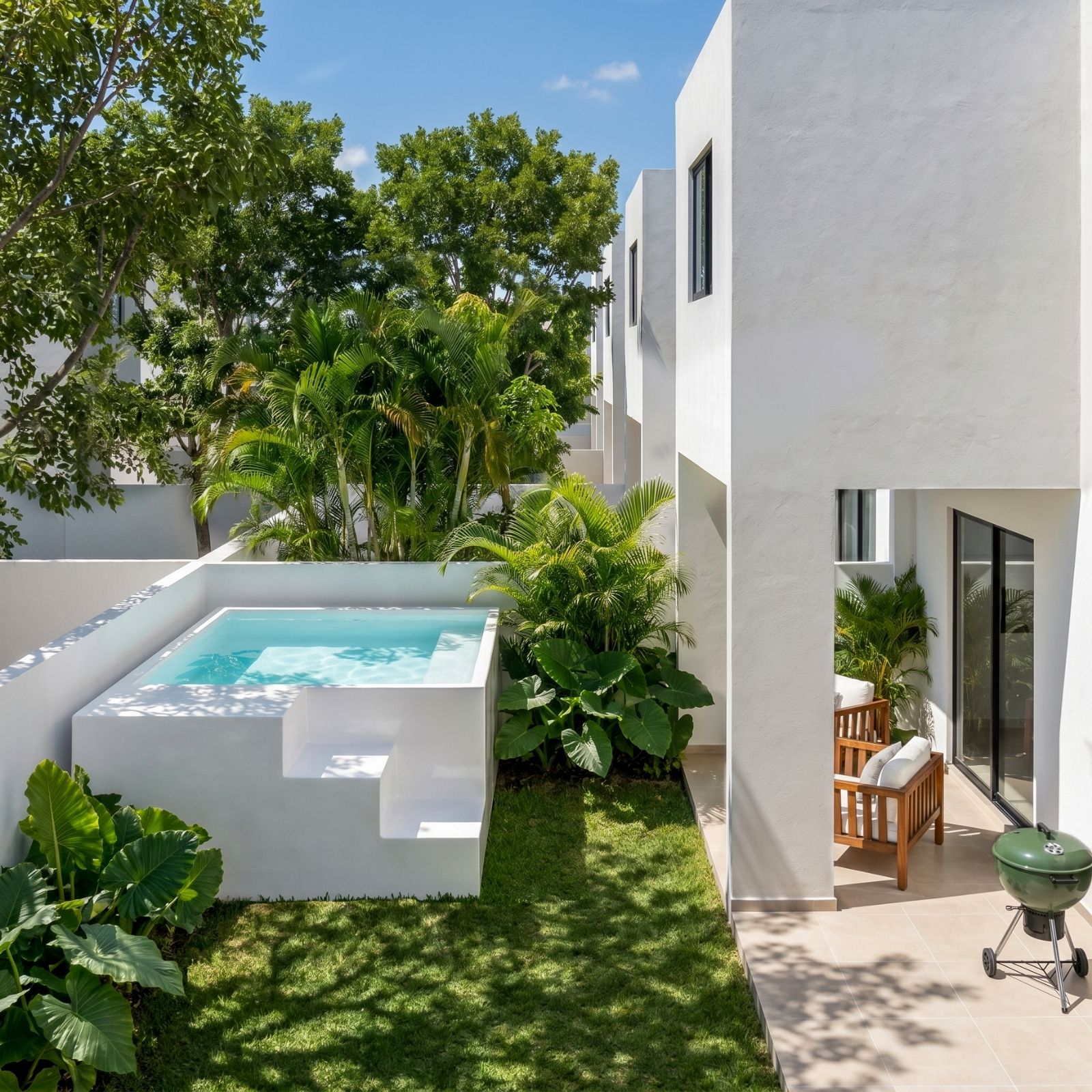 Luxury House with Private Pool for Sale, Yucat&aacute;n Country Club, M&eacute;rida