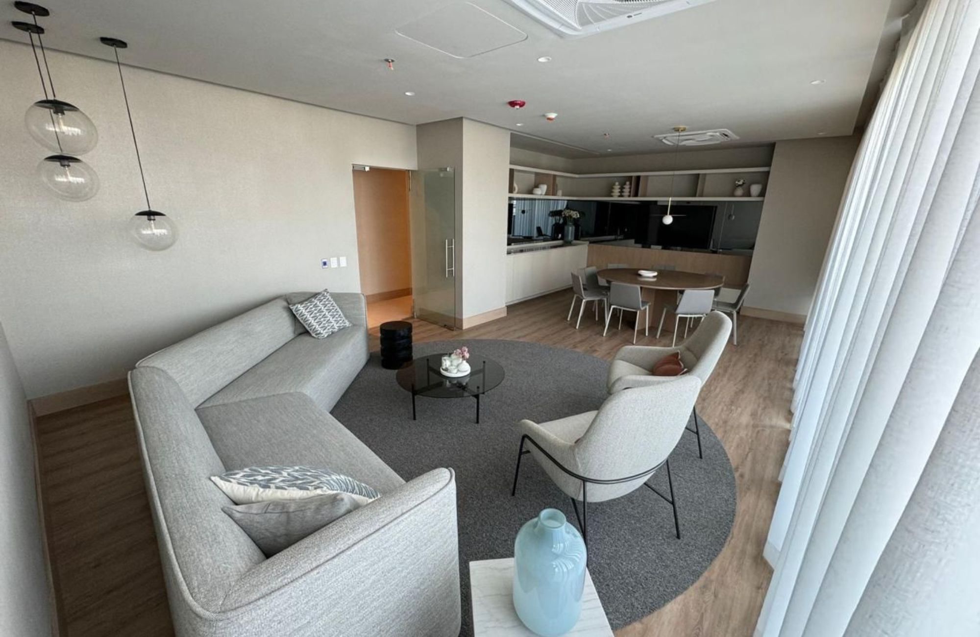 Condo with flex space, walk-in closet and balcony, for sale