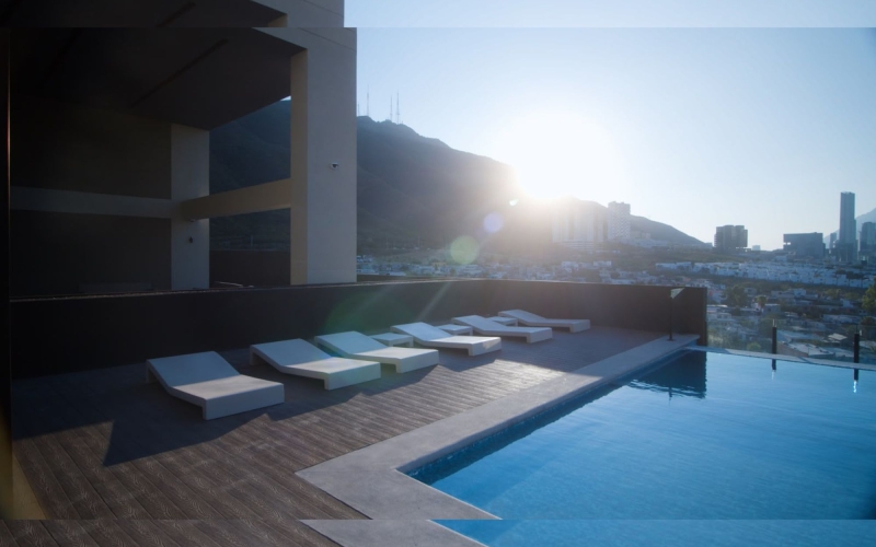 Condo with flex space, lounge areas and panoramic views, for sale