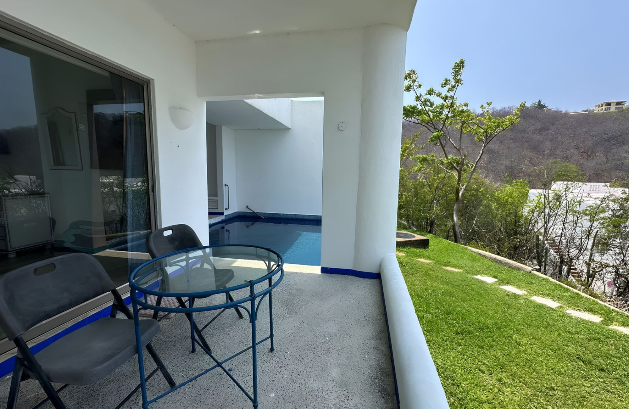 Condo near the beach, common terrace with panoramic view, pool and gym, wheelchairs friendly, under construction, for sale Tangolunda, Huatu